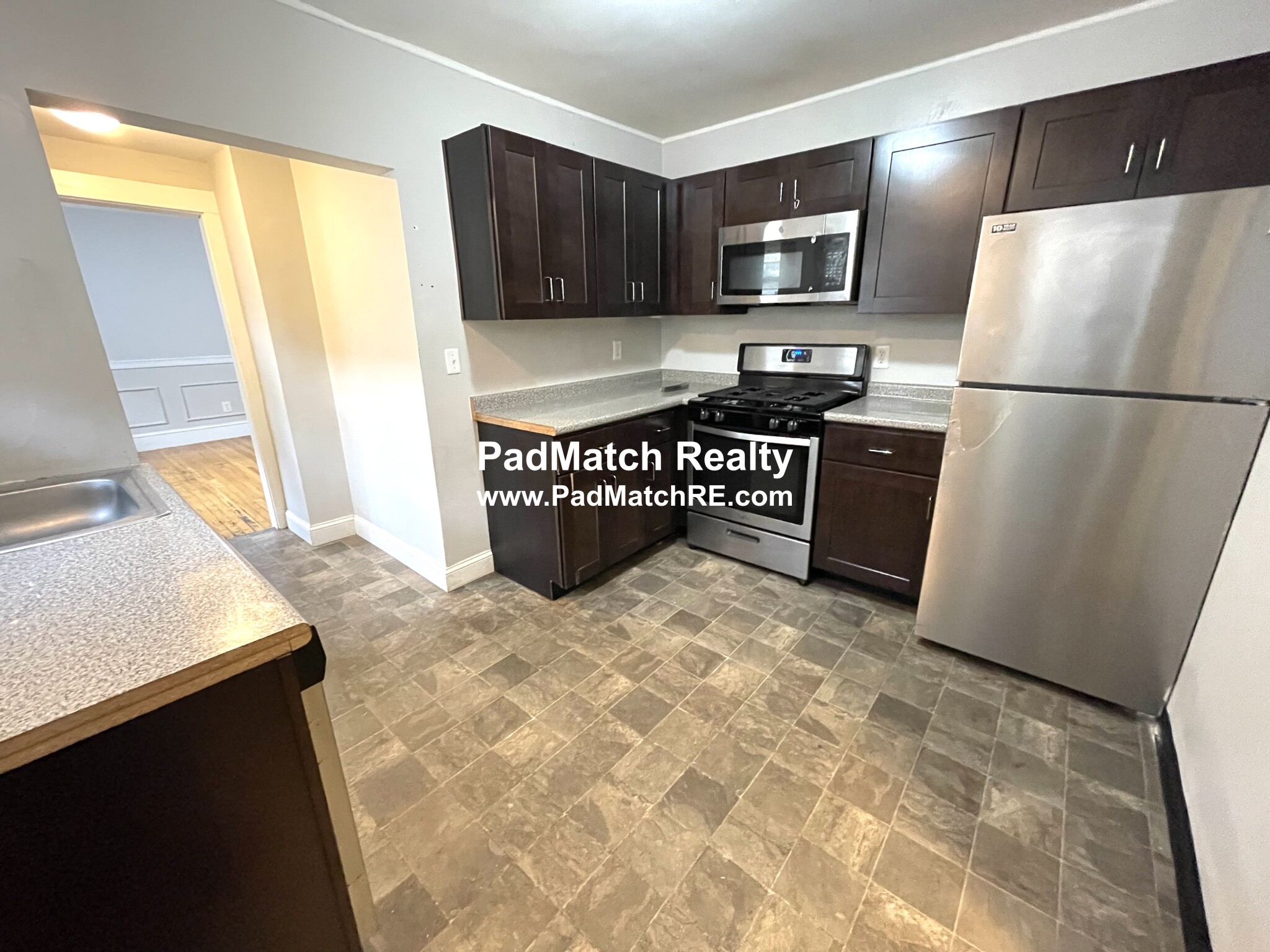 Photo 8 of 136 Arlington St. Unit 1