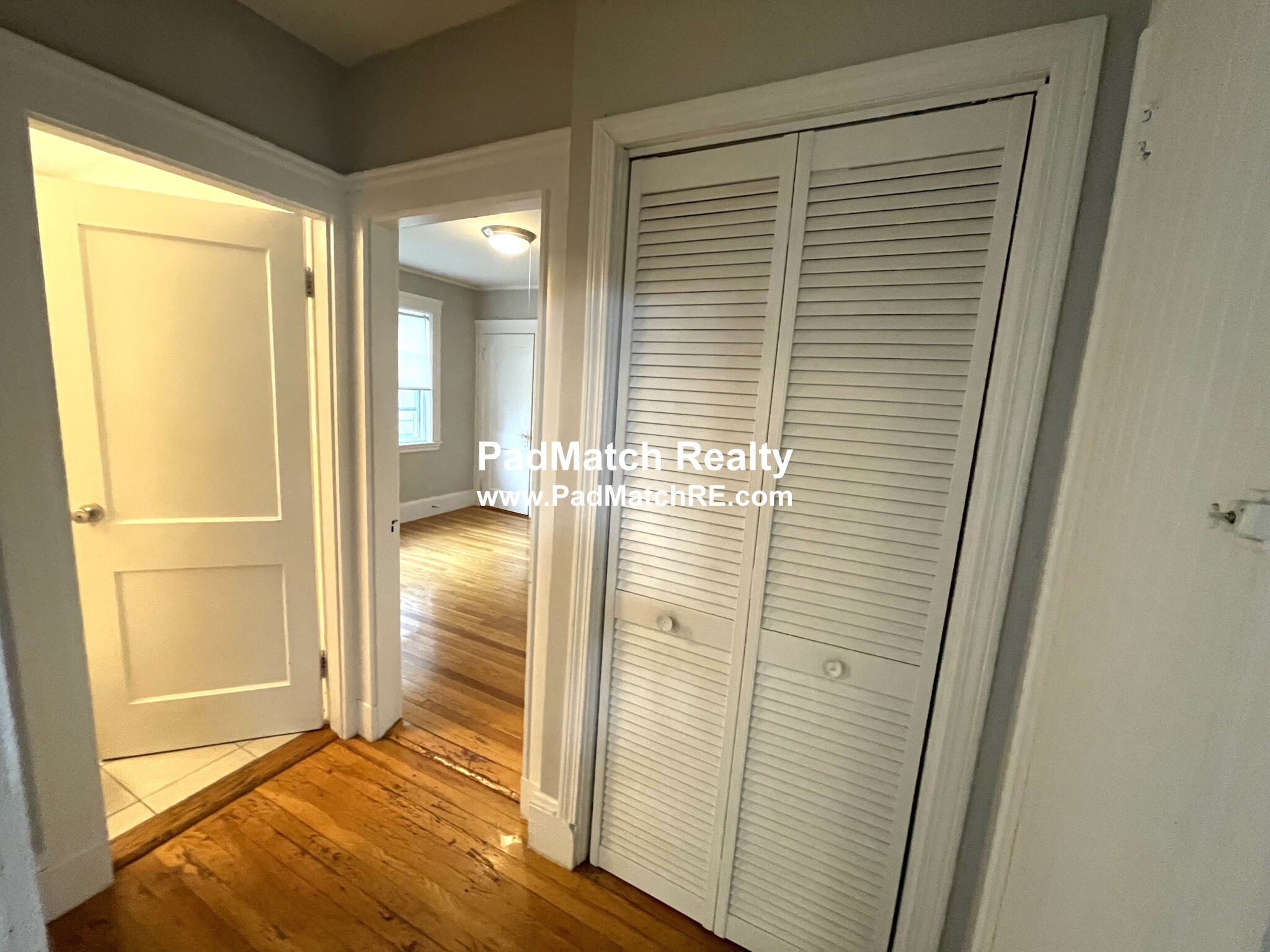 Photo 10 of 136 Arlington St. Unit 1