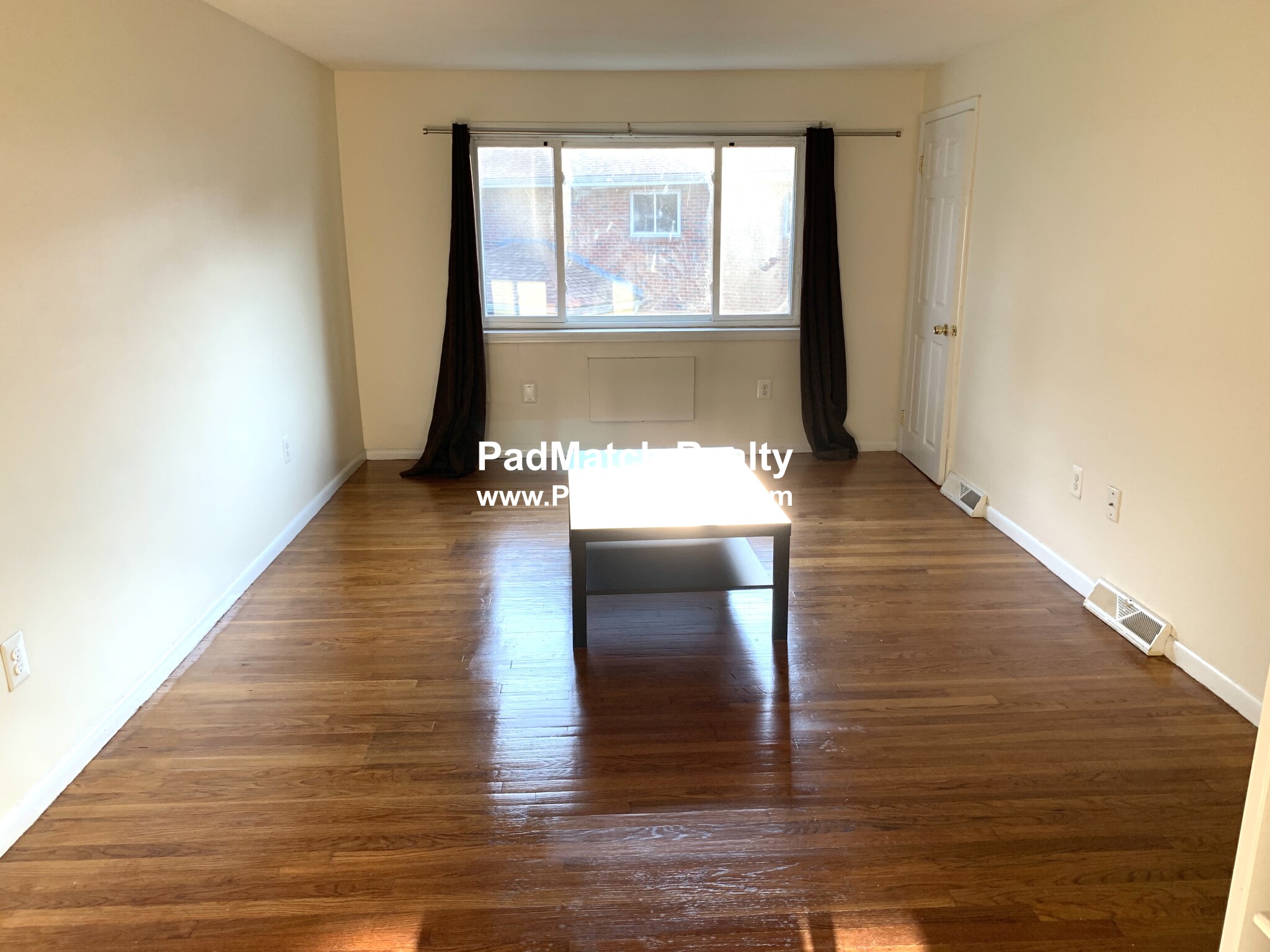 2 bed, 1 bath apartment for rent at 23 Oxford Cir, Belmont