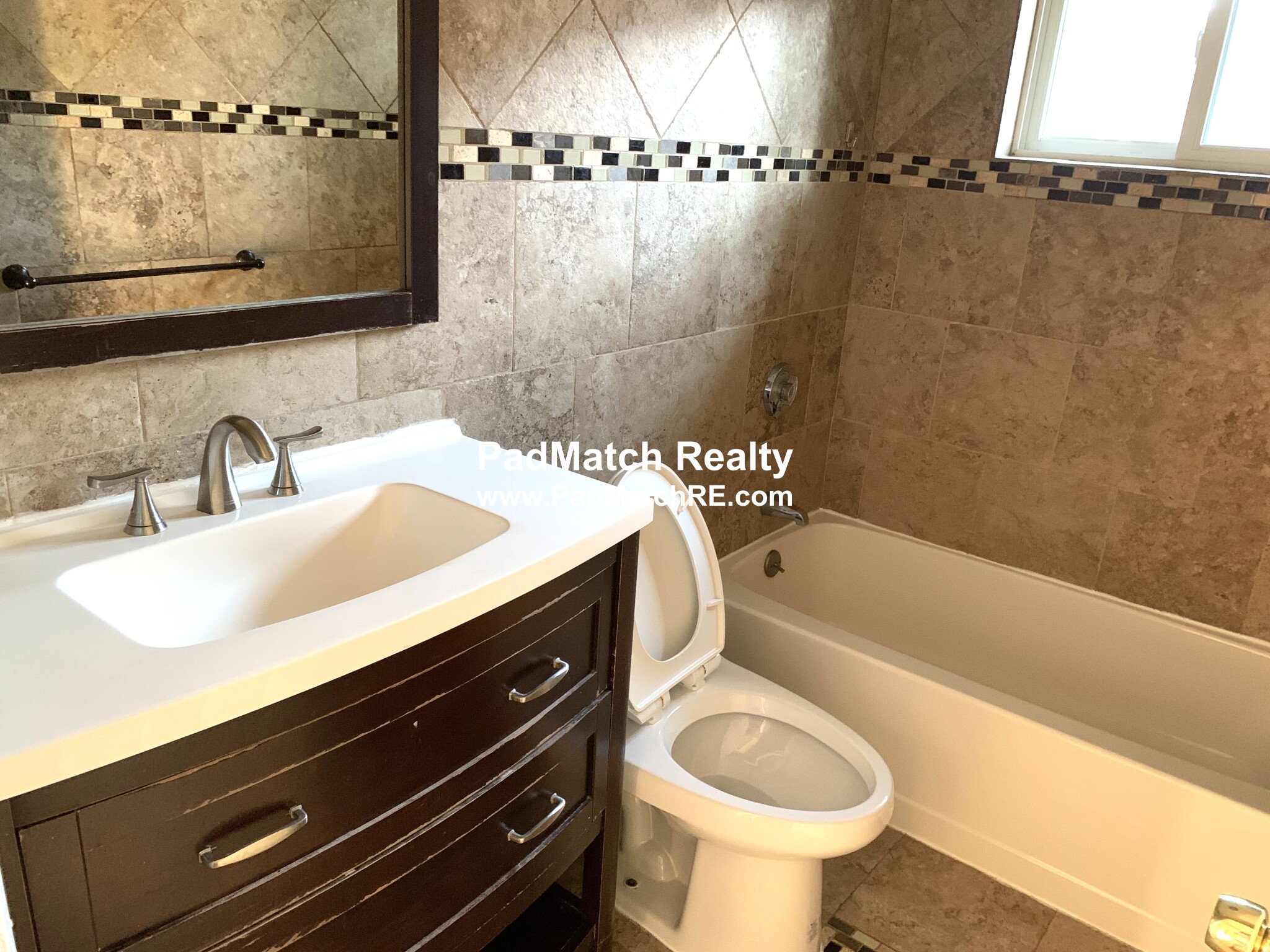 2 bed, 1 bath apartment for rent at 23 Oxford Cir, Belmont — photo 7 of 19