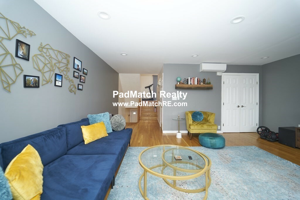 3 bed, 2.5 bath apartment for rent at 52 Newton St Unit TOWNHOUSE, Brighton — photo 4 of 21