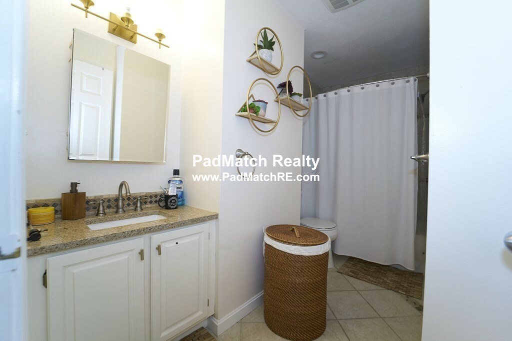 3 bed, 2.5 bath apartment for rent at 52 Newton St Unit TOWNHOUSE, Brighton — photo 14 of 21