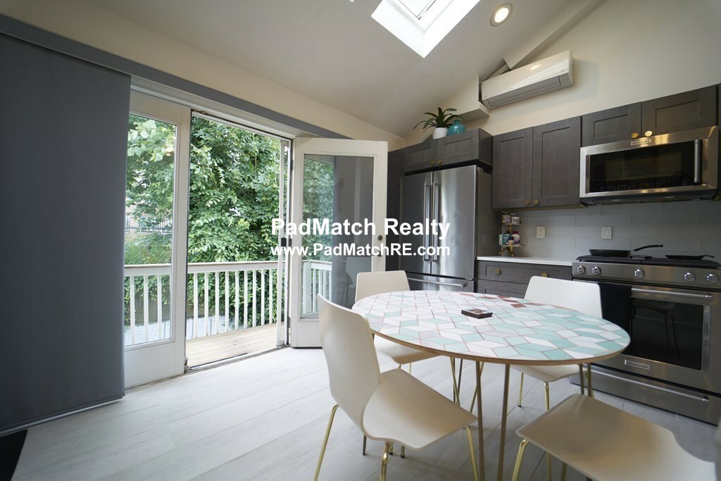 3 bed, 2.5 bath apartment for rent at 52 Newton St Unit TOWNHOUSE, Brighton — photo 9 of 21