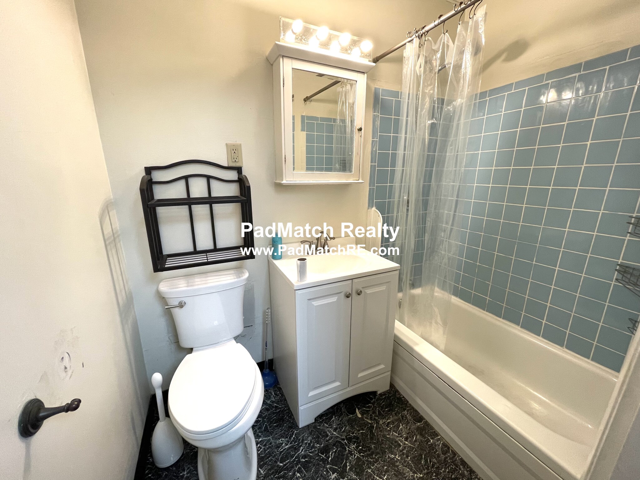 43 Bay State Rd, Fenway