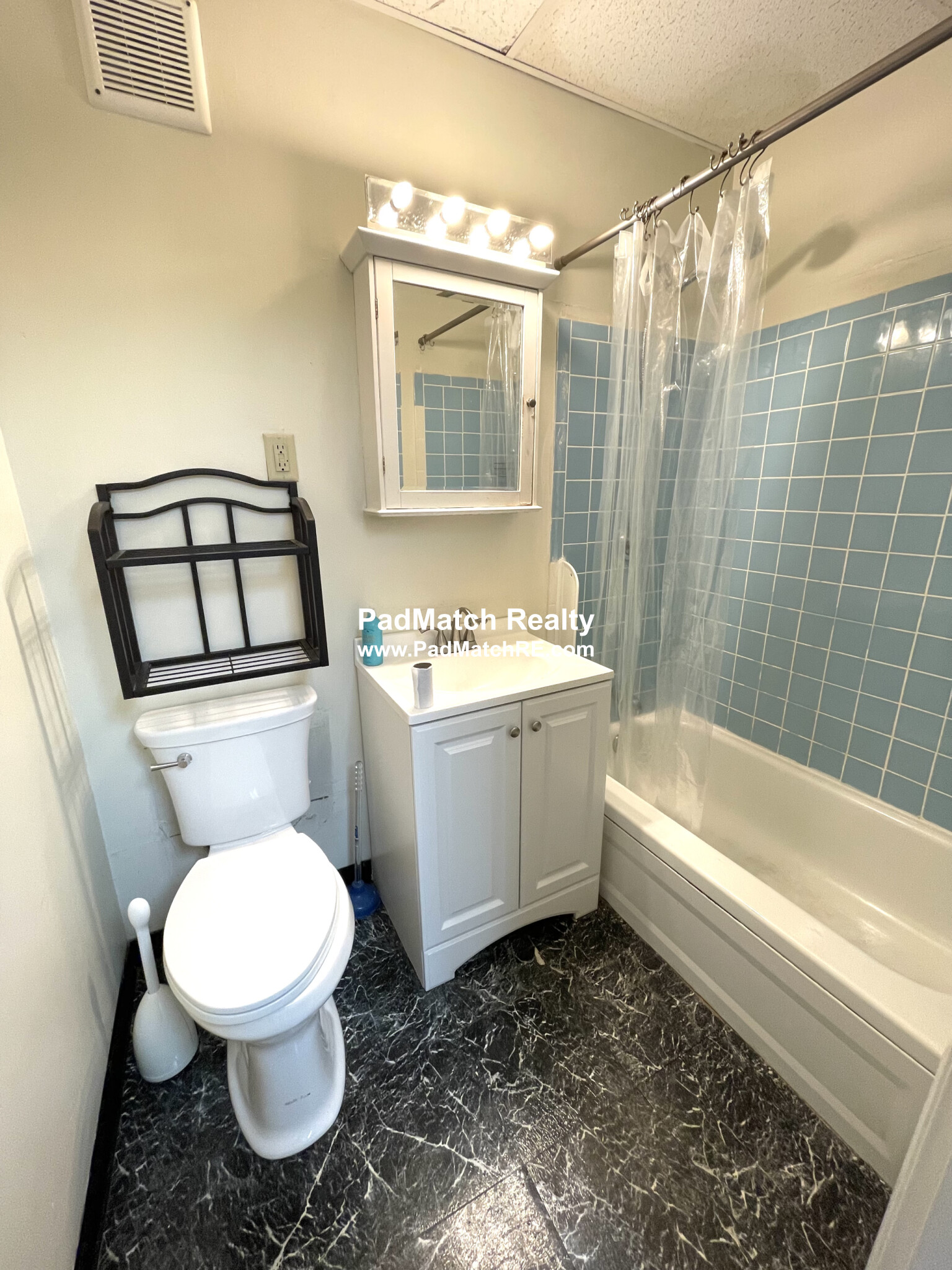 43 Bay State Rd, Fenway