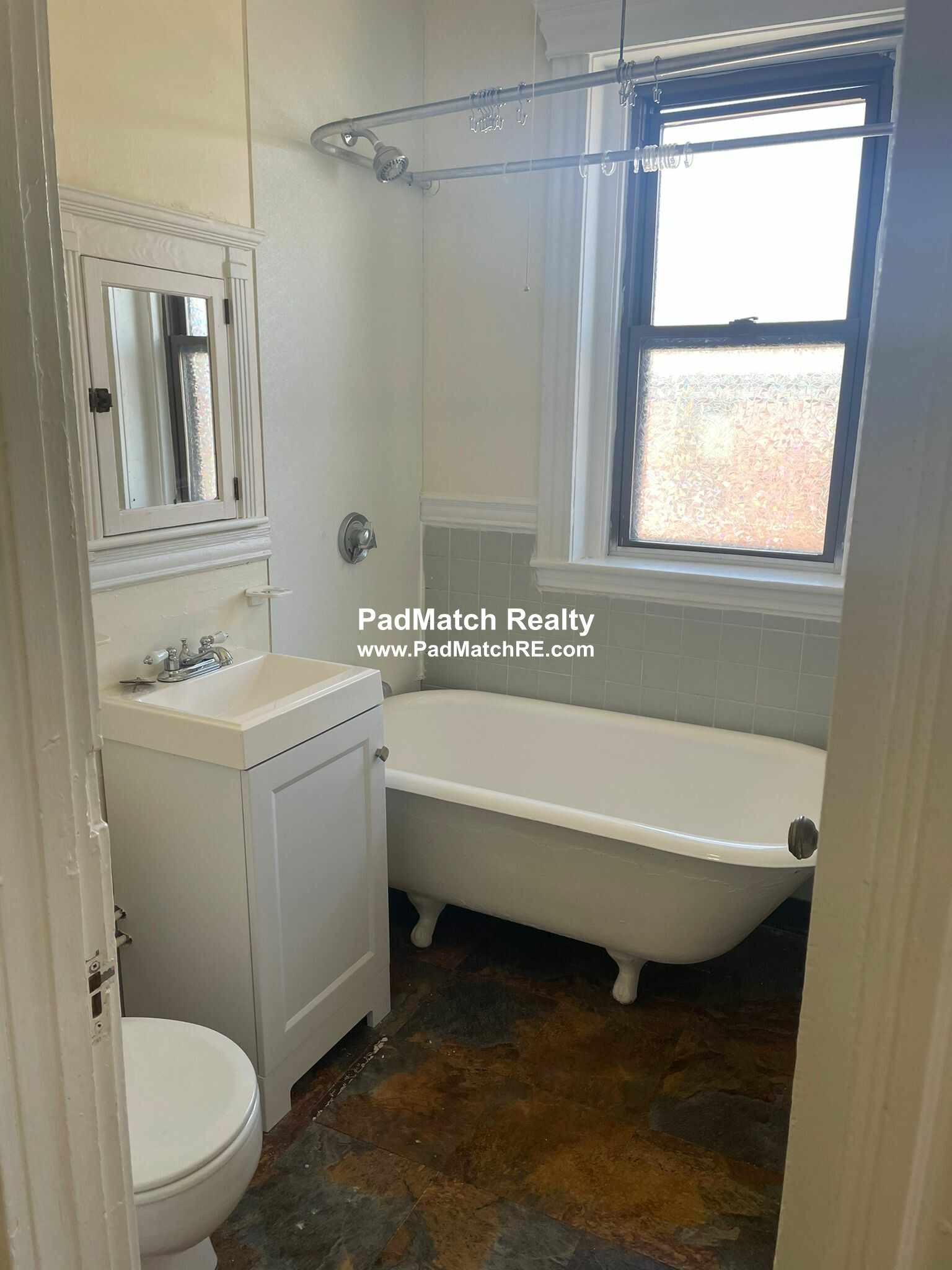 352 Riverway, Mission Hill