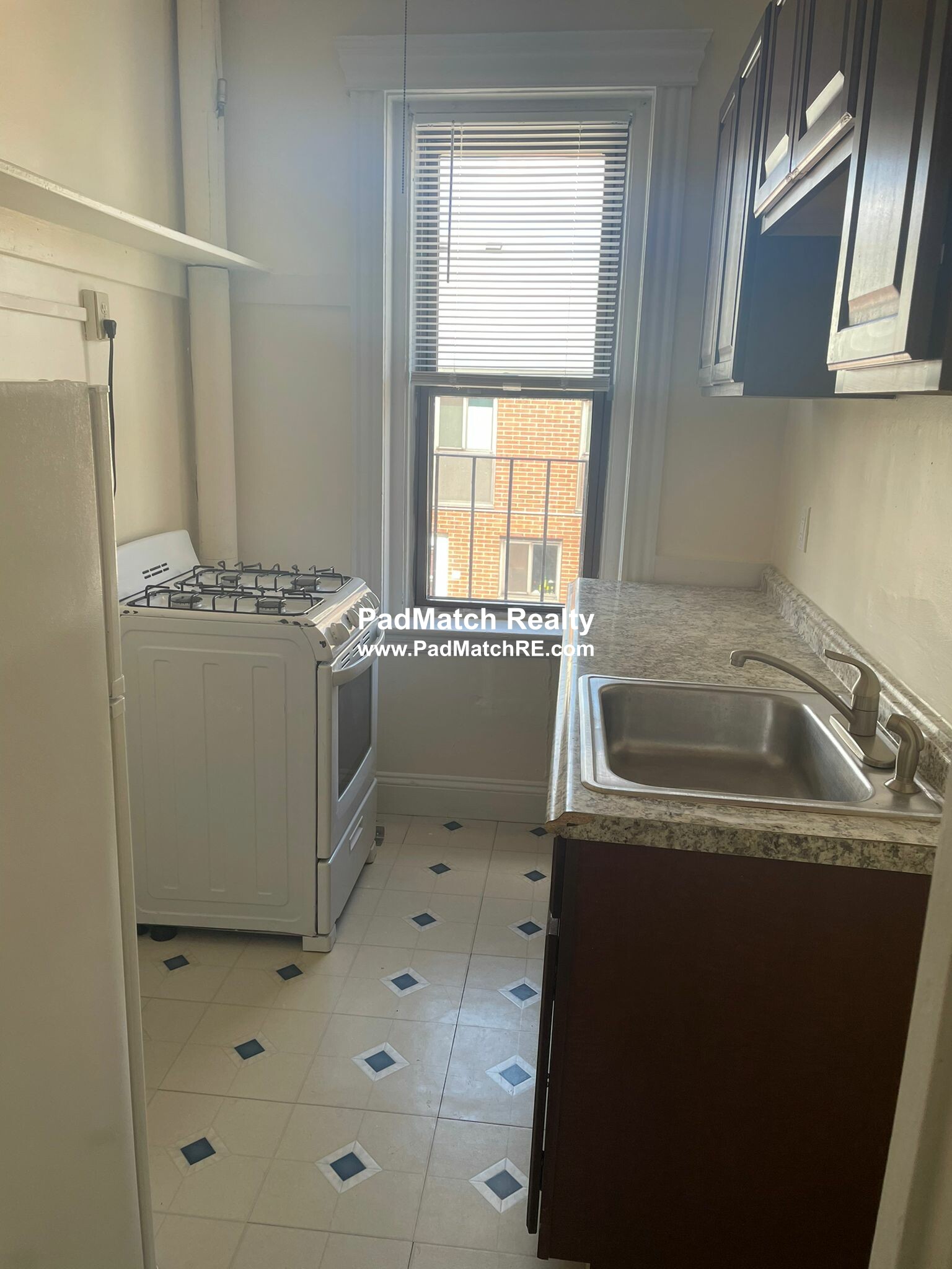 352 Riverway, Mission Hill