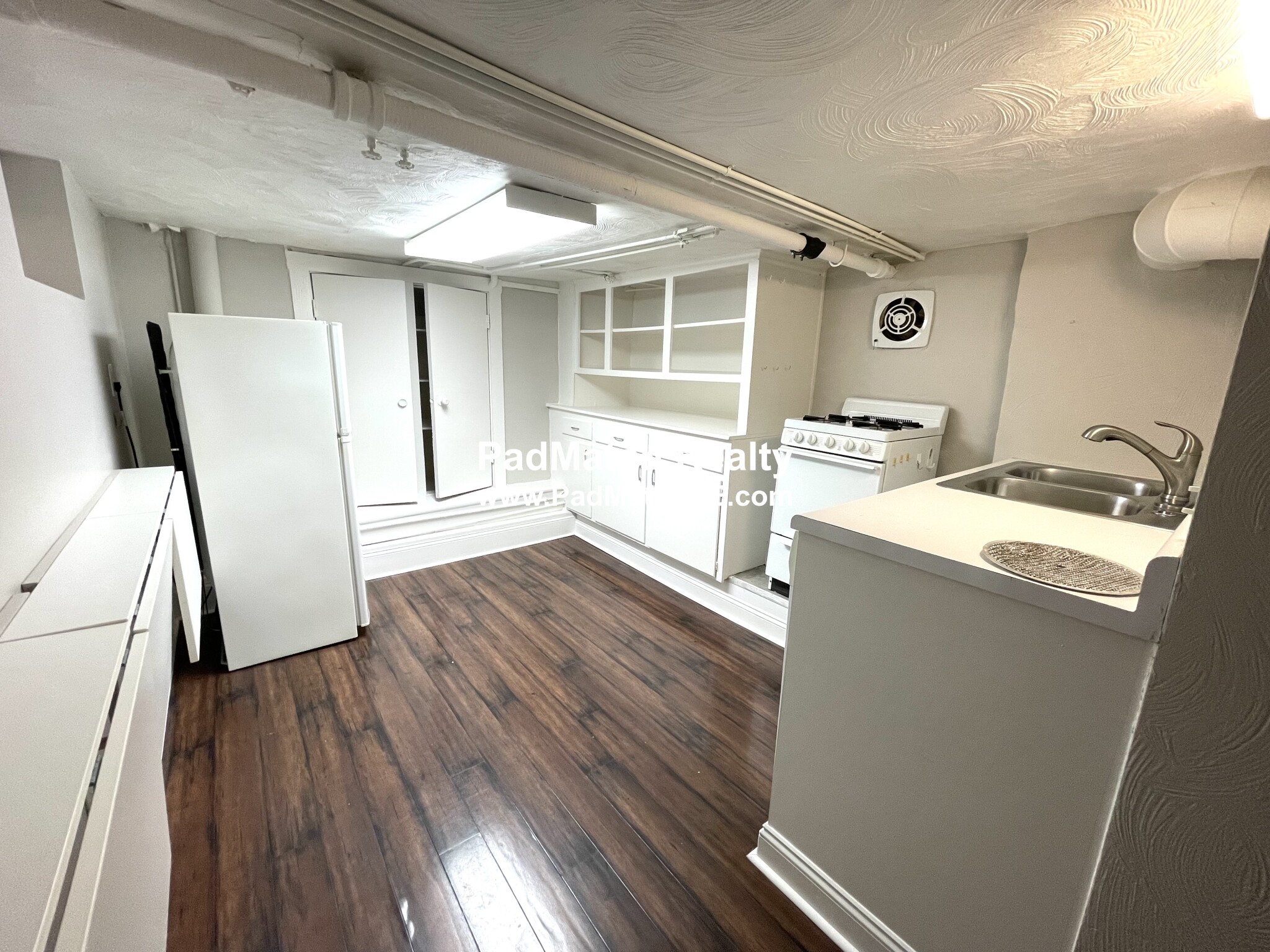 216 Banks St, Cambridgeport