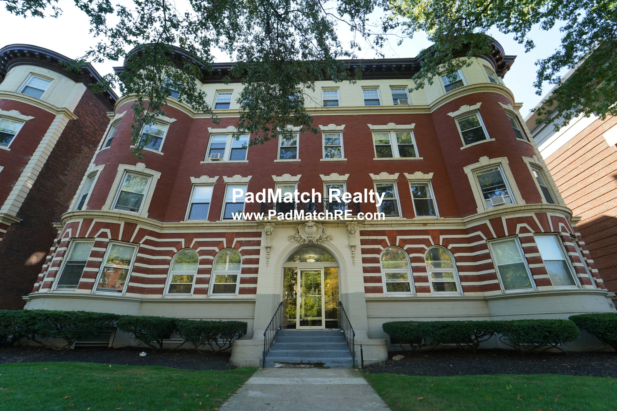 1595 Beacon St, Washington Square