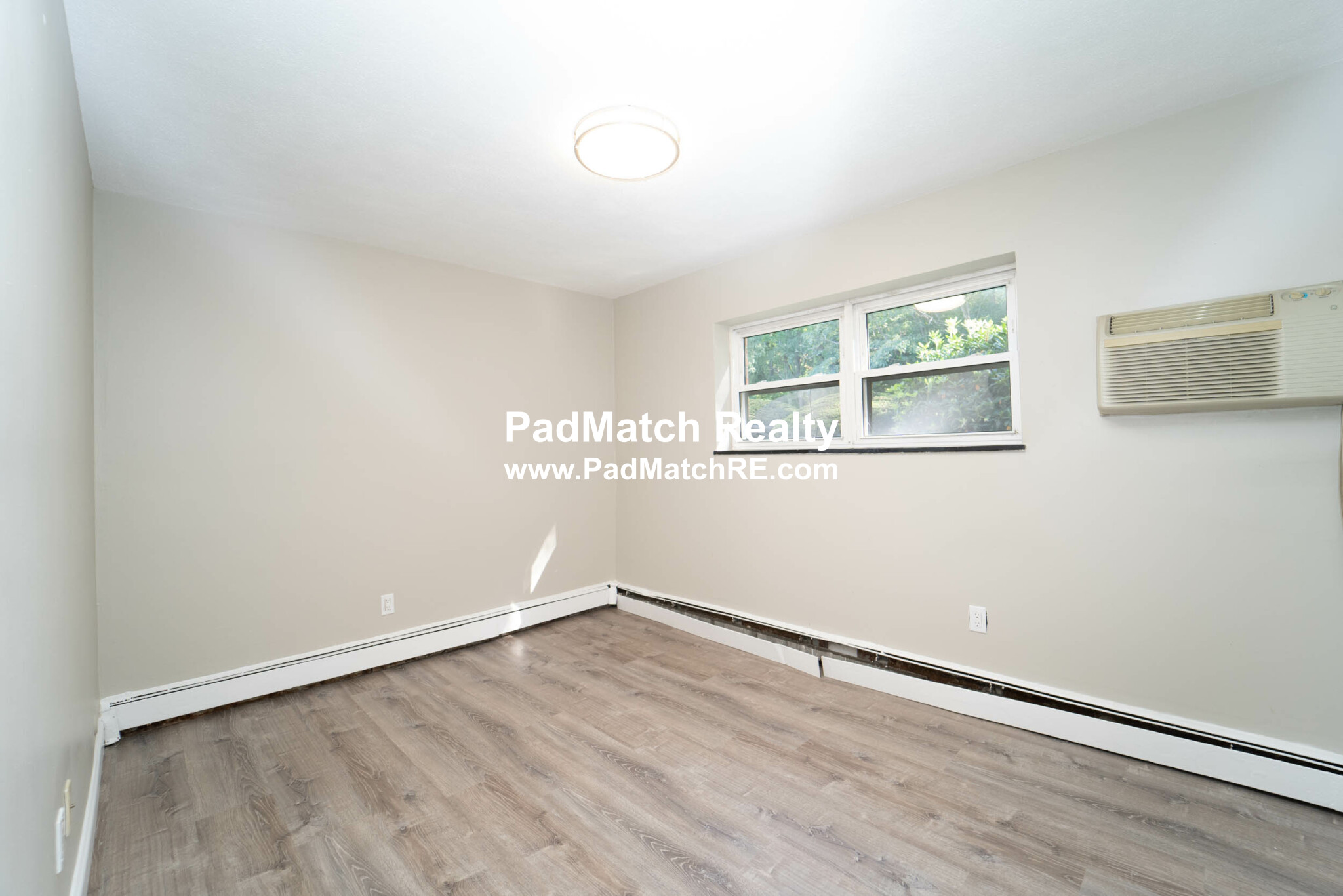 Photo 7 of 282 Grove St. Unit 3