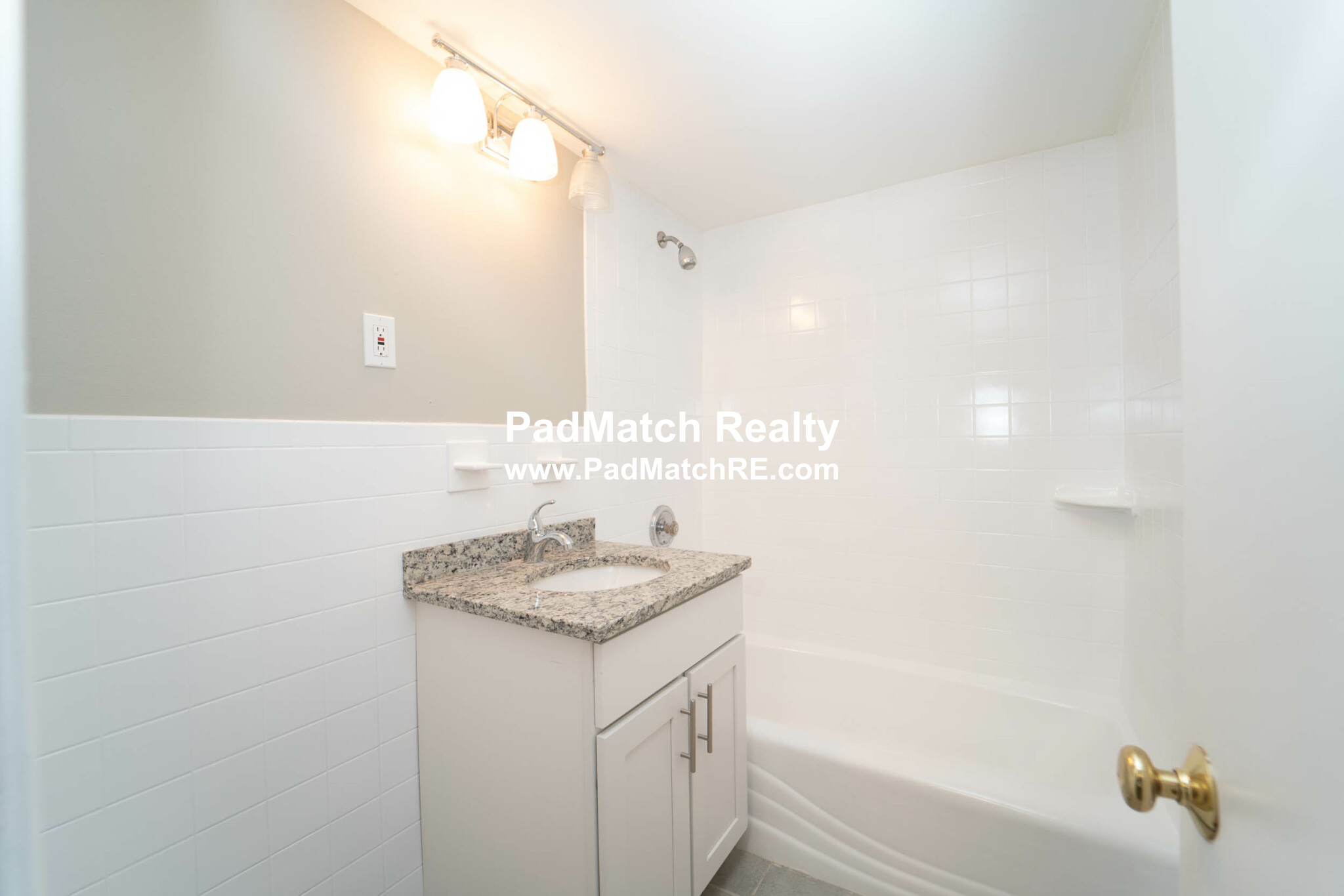 Photo 9 of 282 Grove St. Unit 3