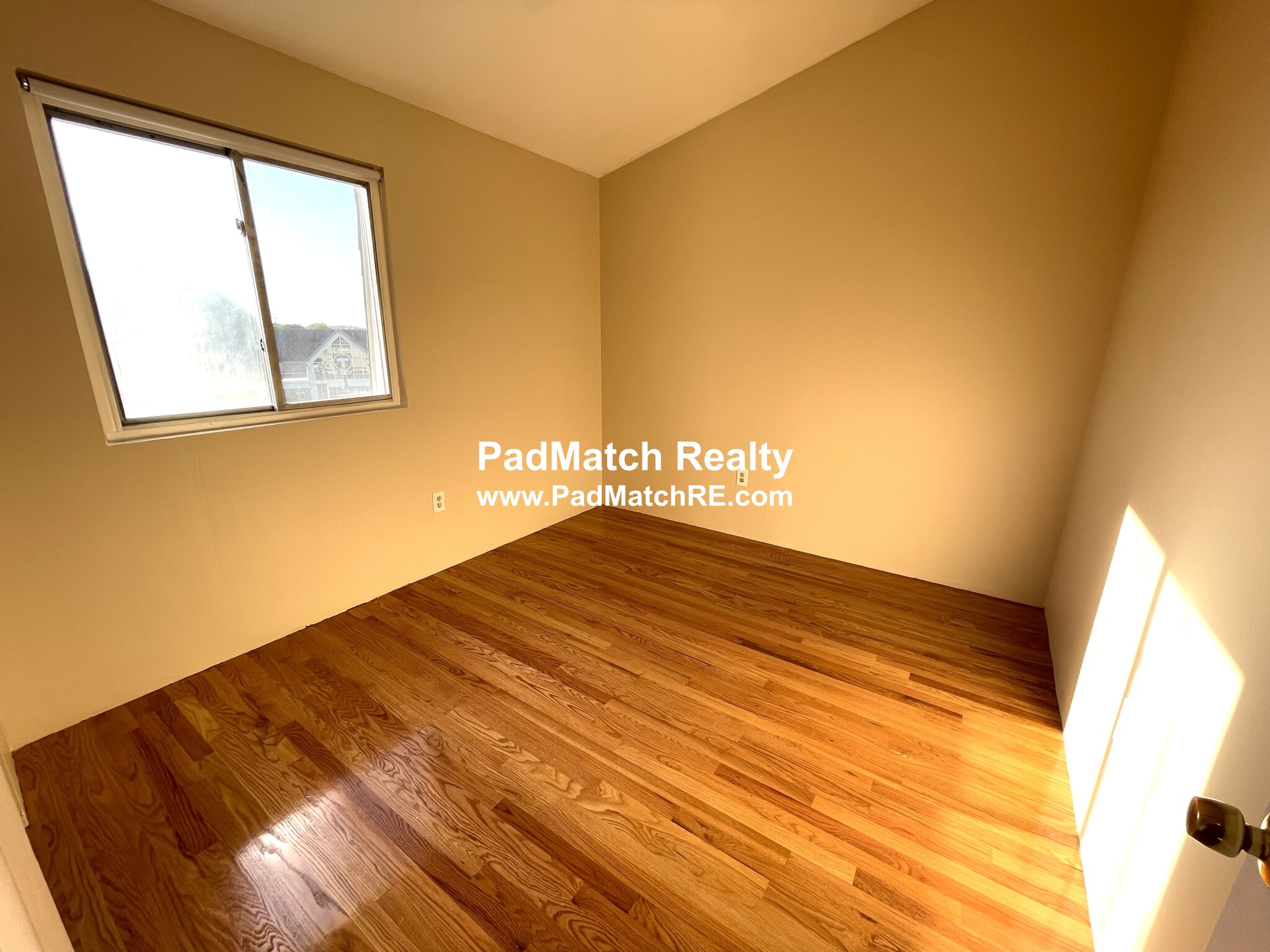 385 Dorchester St, South Boston