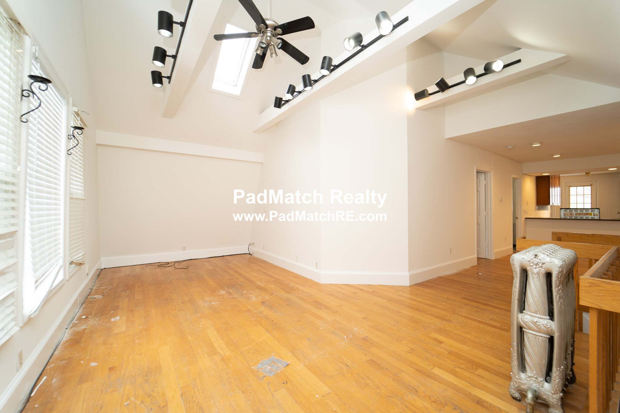 6 Bowdoin Park, Dorchester