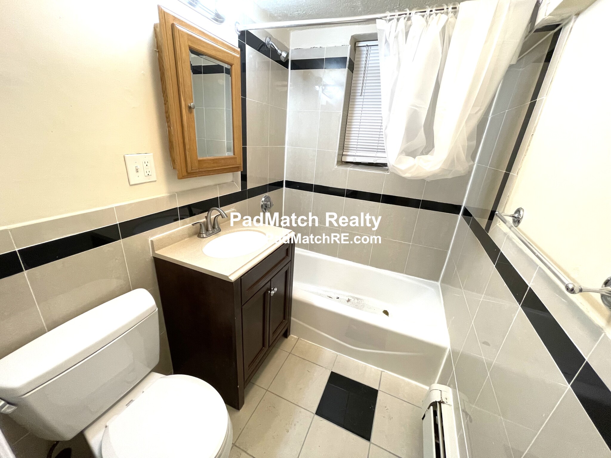 2 President Ter, Brighton