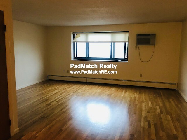 Studio bed, 1 bath apartment for rent at 805 Mount Auburn St Unit 13, Watertown