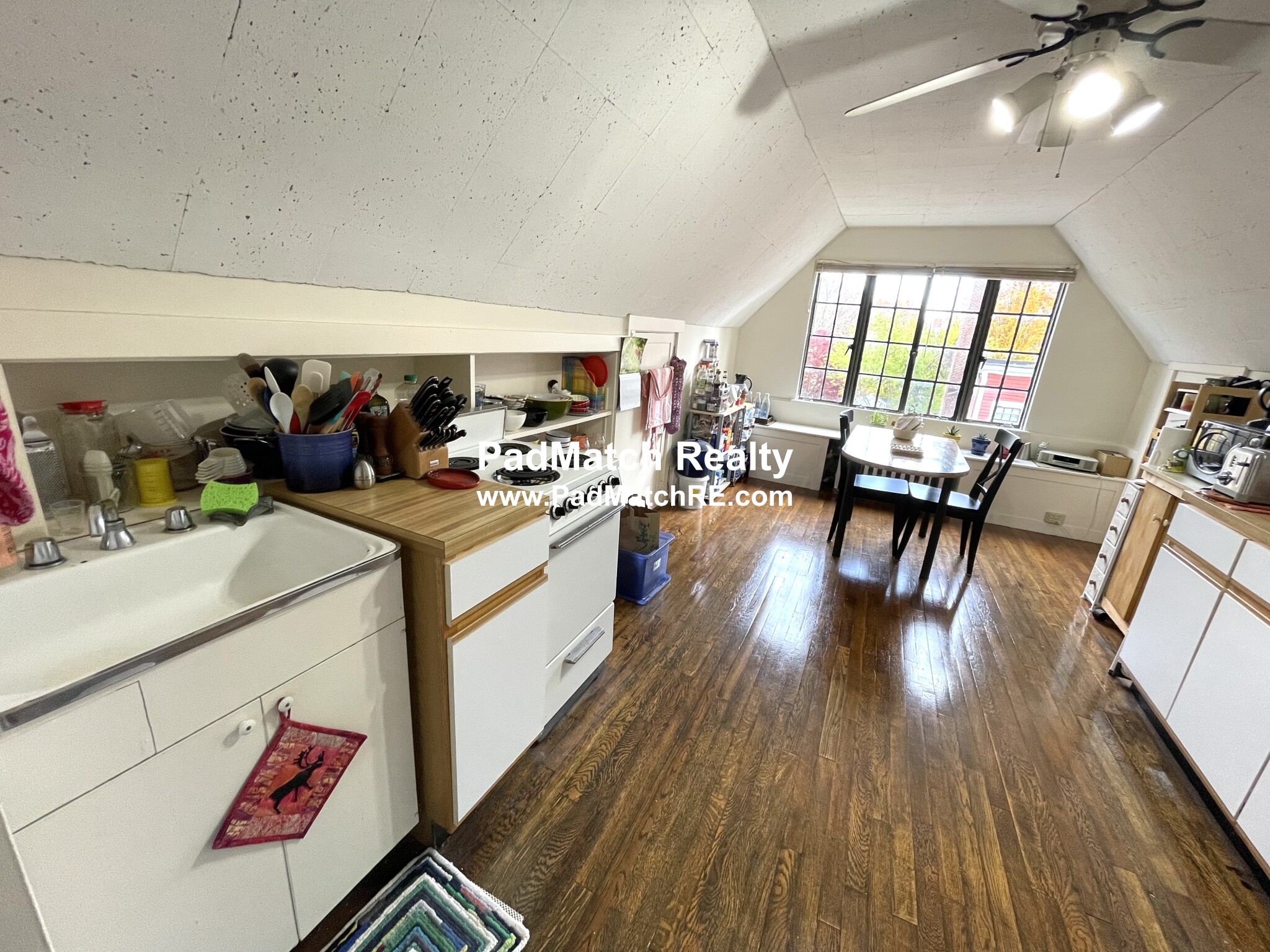 111 Carlton St, Longwood