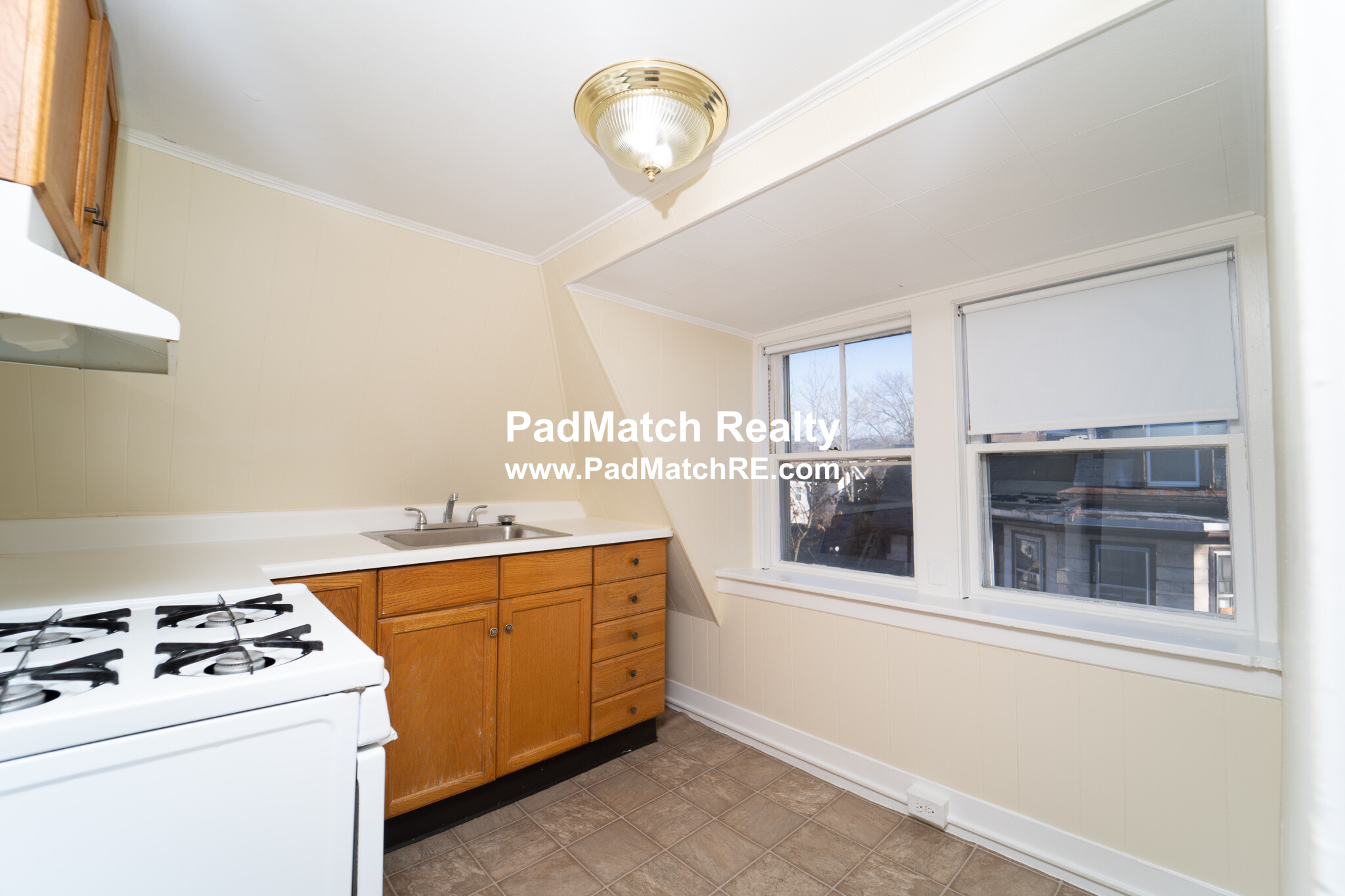 1 bed, 1 bath apartment for rent at 62 Maple St Unit 3, Hyde Park — photo 8 of 16