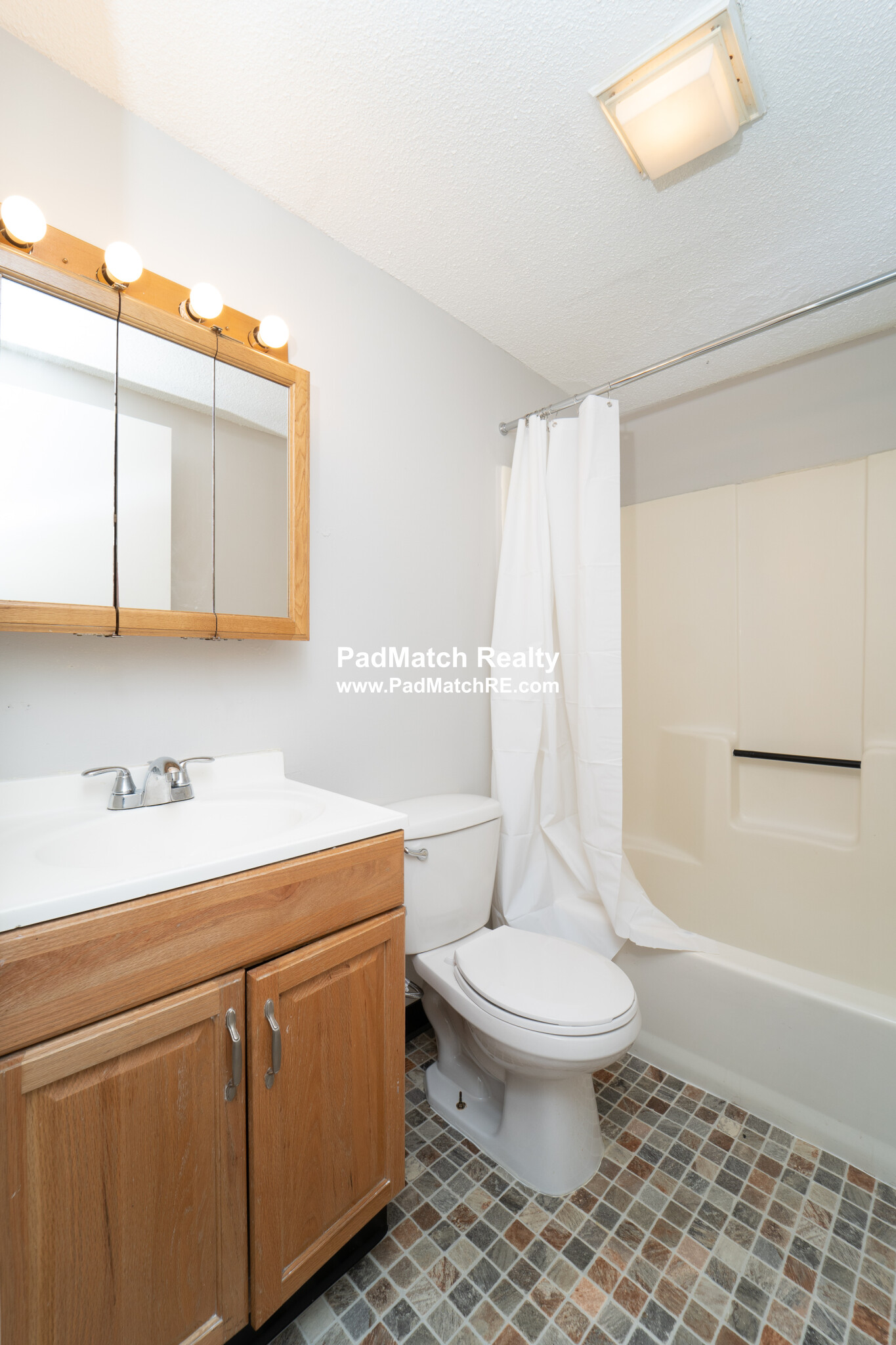 3 bed, 1 bath apartment for rent at 640 Washington St Unit 3, Braintree — photo 7 of 21