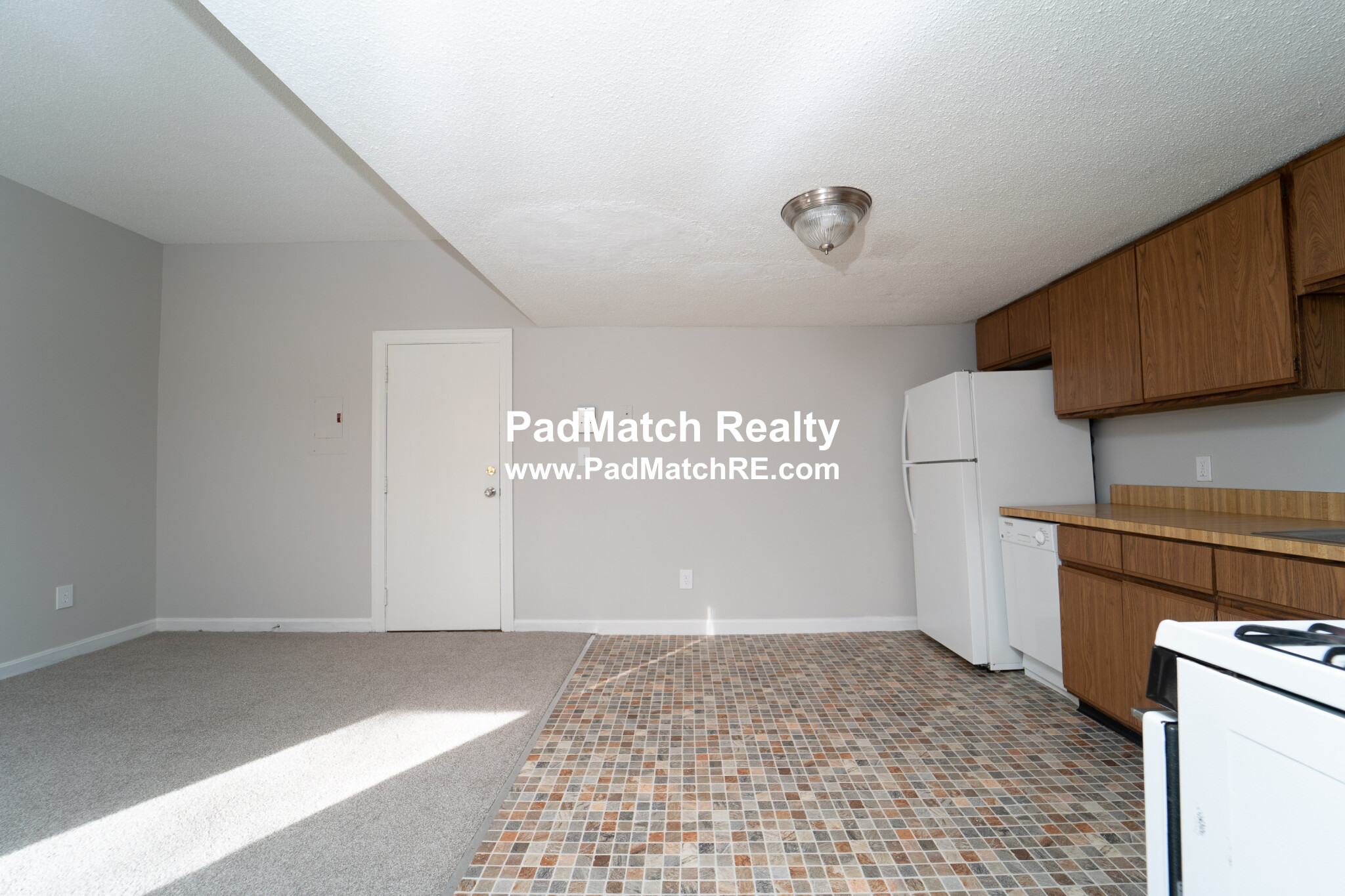3 bed, 1 bath apartment for rent at 640 Washington St Unit 3, Braintree — photo 2 of 21