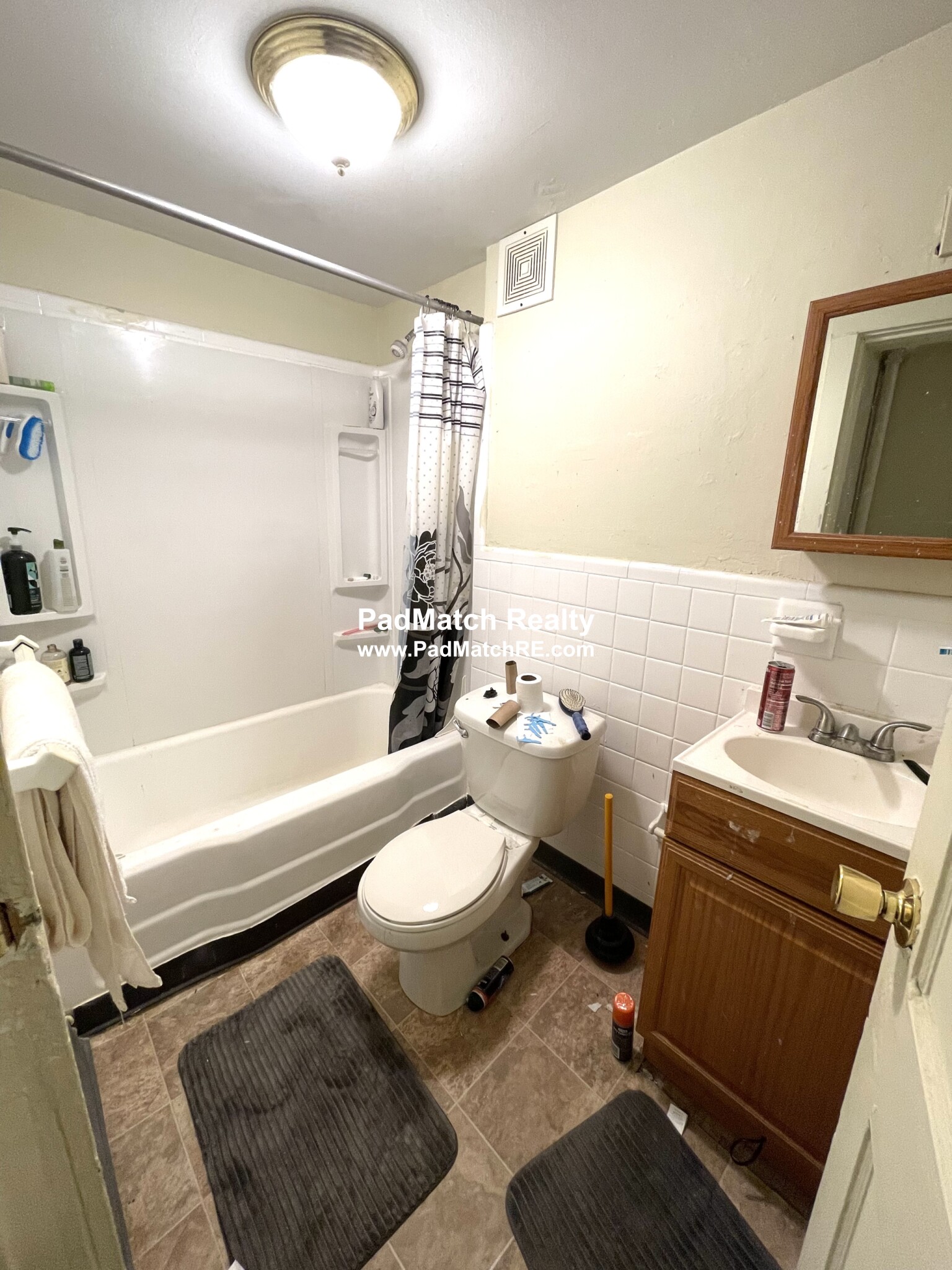 1 bed, 1 bath apartment for rent at 220 Kelton St Unit B, Allston — photo 10 of 11