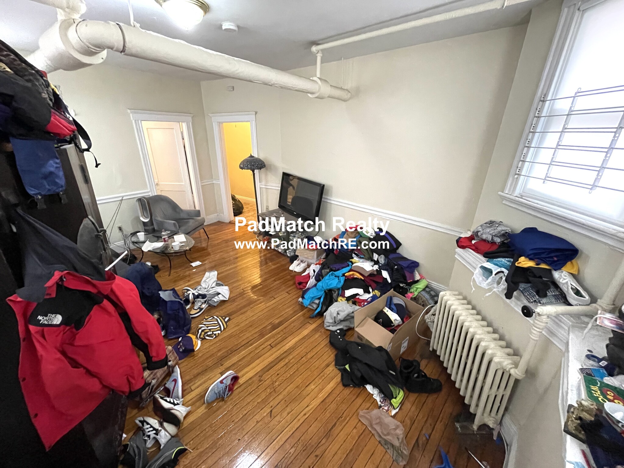 1 bed, 1 bath apartment for rent at 220 Kelton St Unit B, Allston — photo 3 of 11