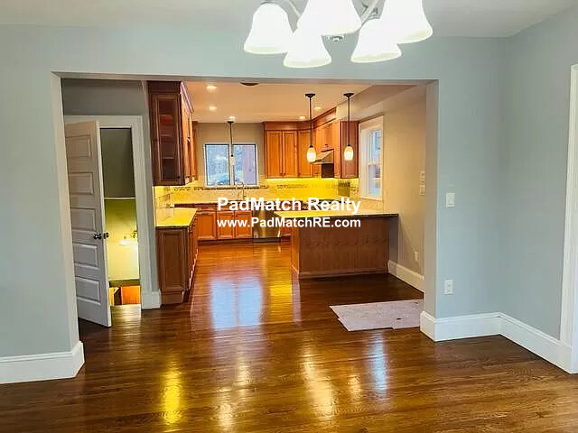 4 bed, 4+ bath apartment for rent at 2054 Beacon St Unit HOUSE, Newton — photo 3 of 8