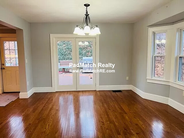 4 bed, 4+ bath apartment for rent at 2054 Beacon St Unit HOUSE, Newton — photo 2 of 8