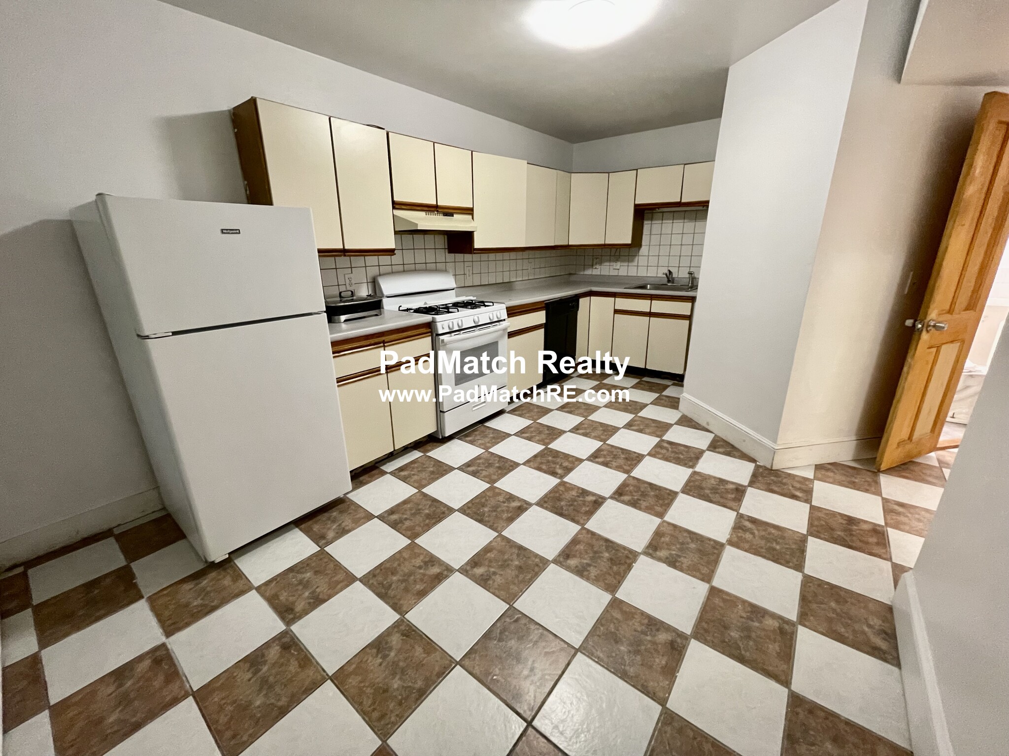 1682 Commonwealth Ave, Brighton