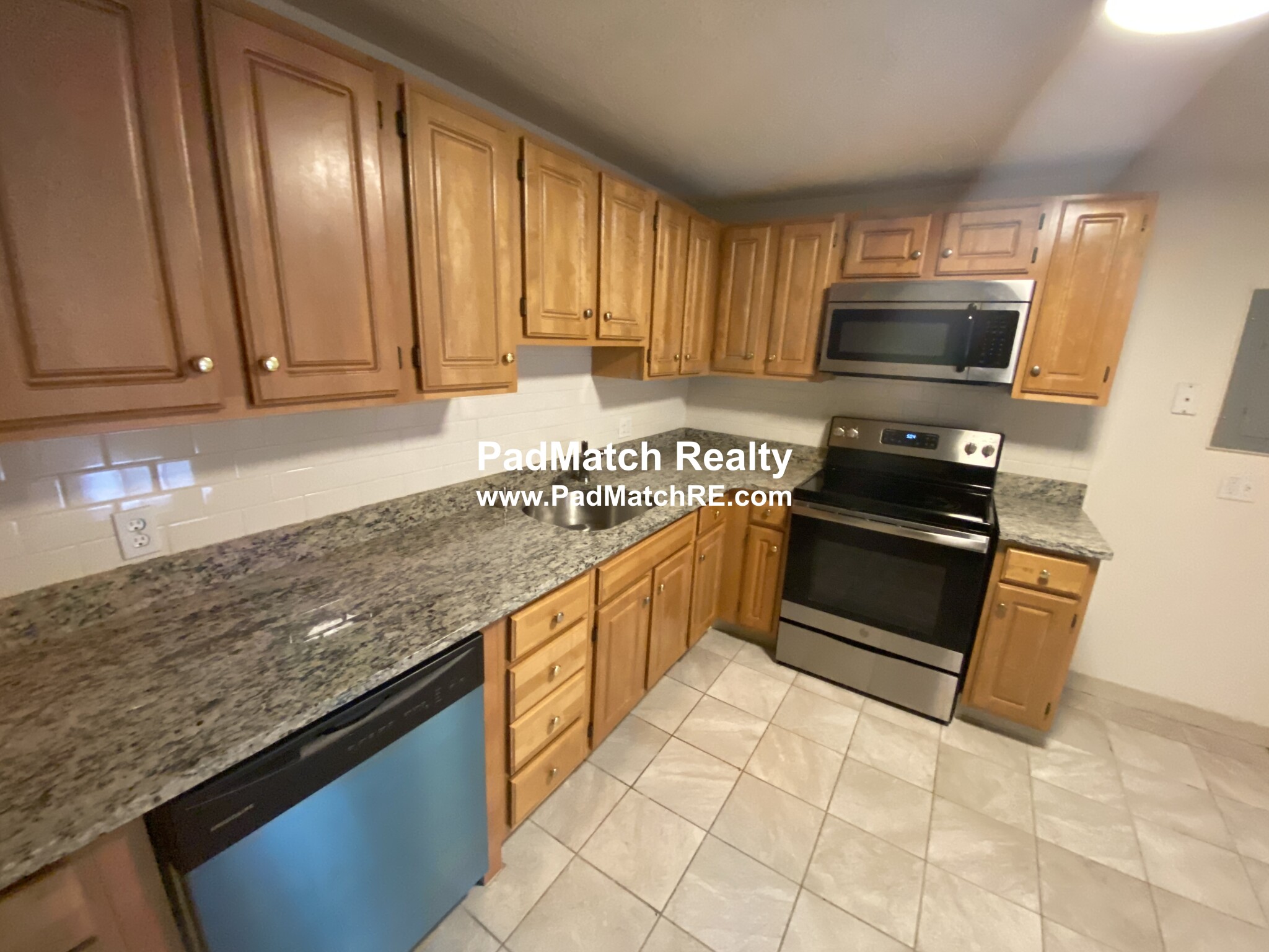 230 Babcock St, West End