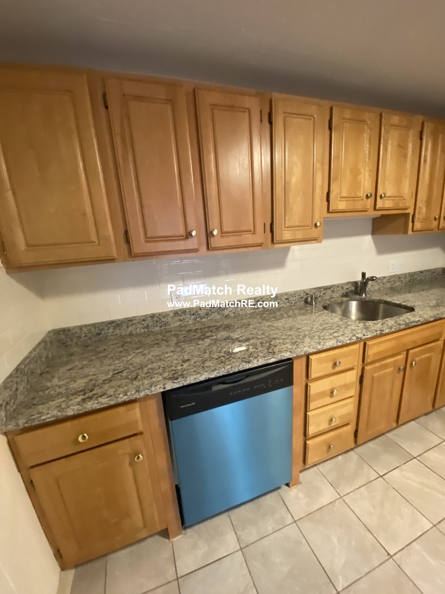 230 Babcock St, West End