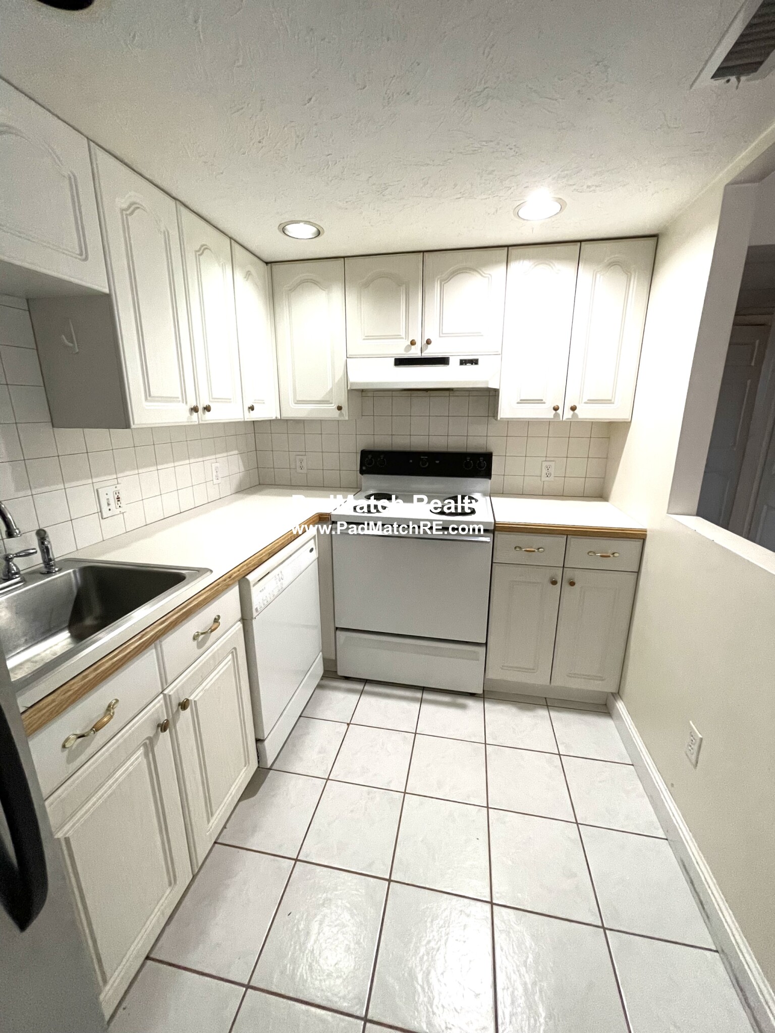 2 bed, 1 bath apartment for rent at 685 Main St Unit 14, Weymouth — photo 8 of 19