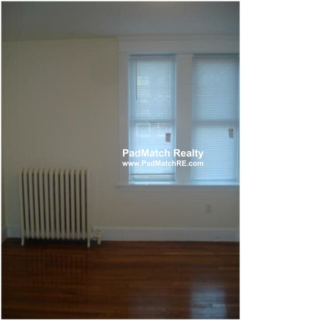 316 Saint Paul St, Longwood