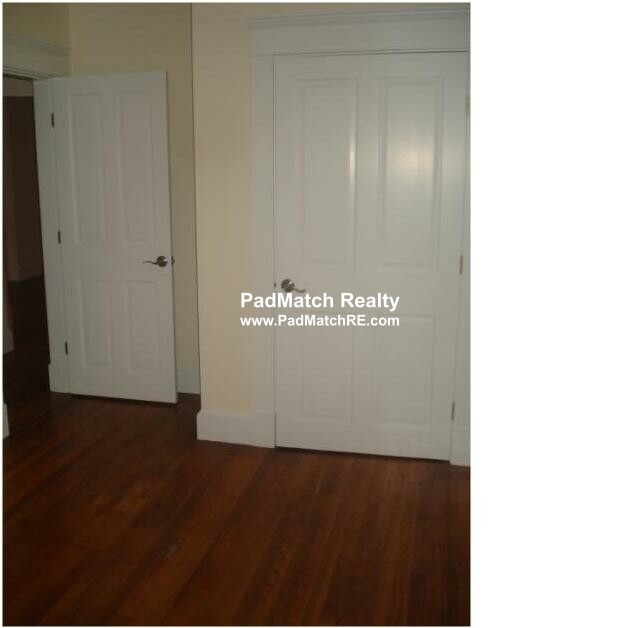 316 Saint Paul St, Longwood