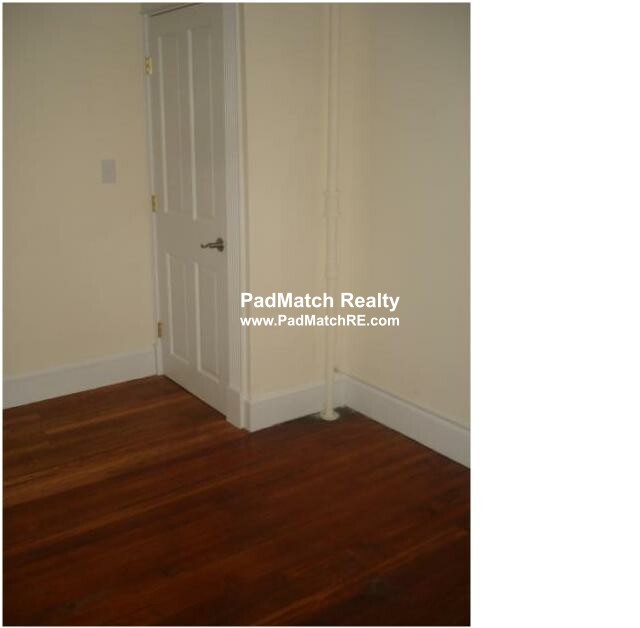 316 Saint Paul St, Longwood