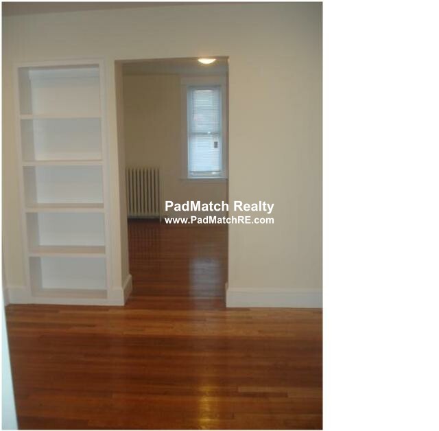 316 Saint Paul St, Longwood