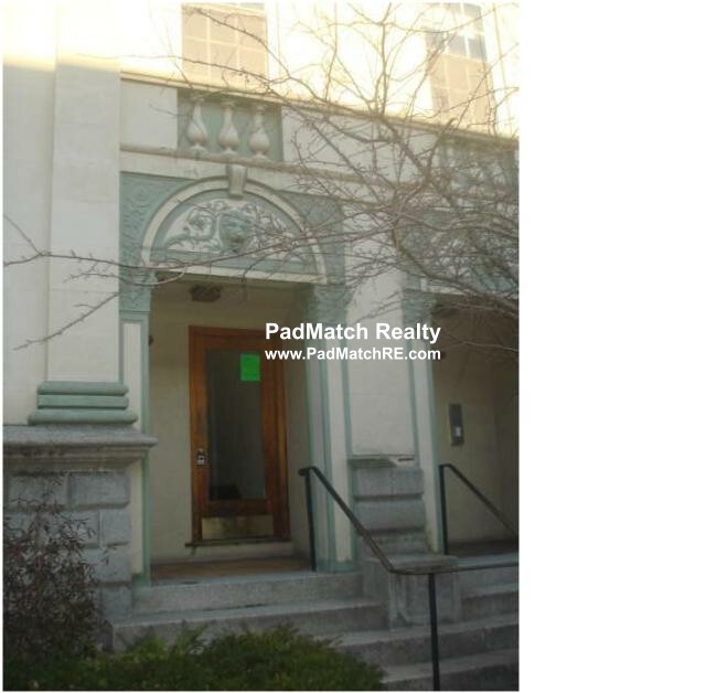 316 Saint Paul St, Longwood