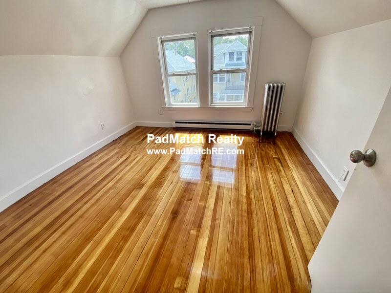 Photo 7 of 15-17 Boulevard Ter. Unit 17