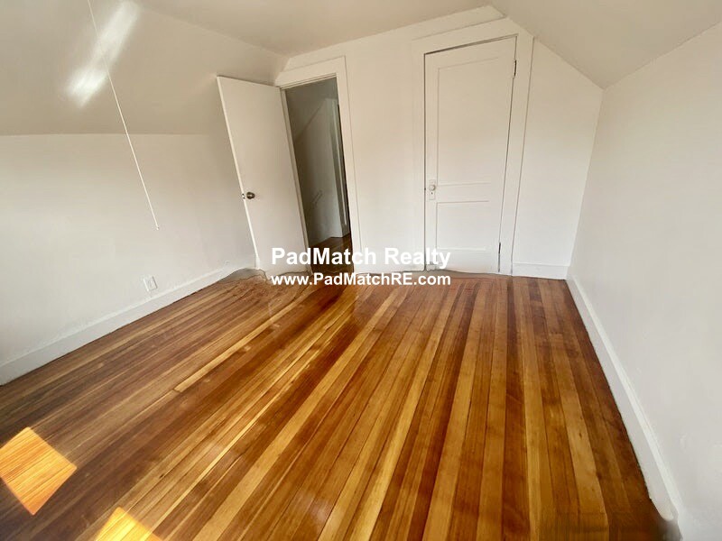 Photo 9 of 15-17 Boulevard Ter. Unit 17