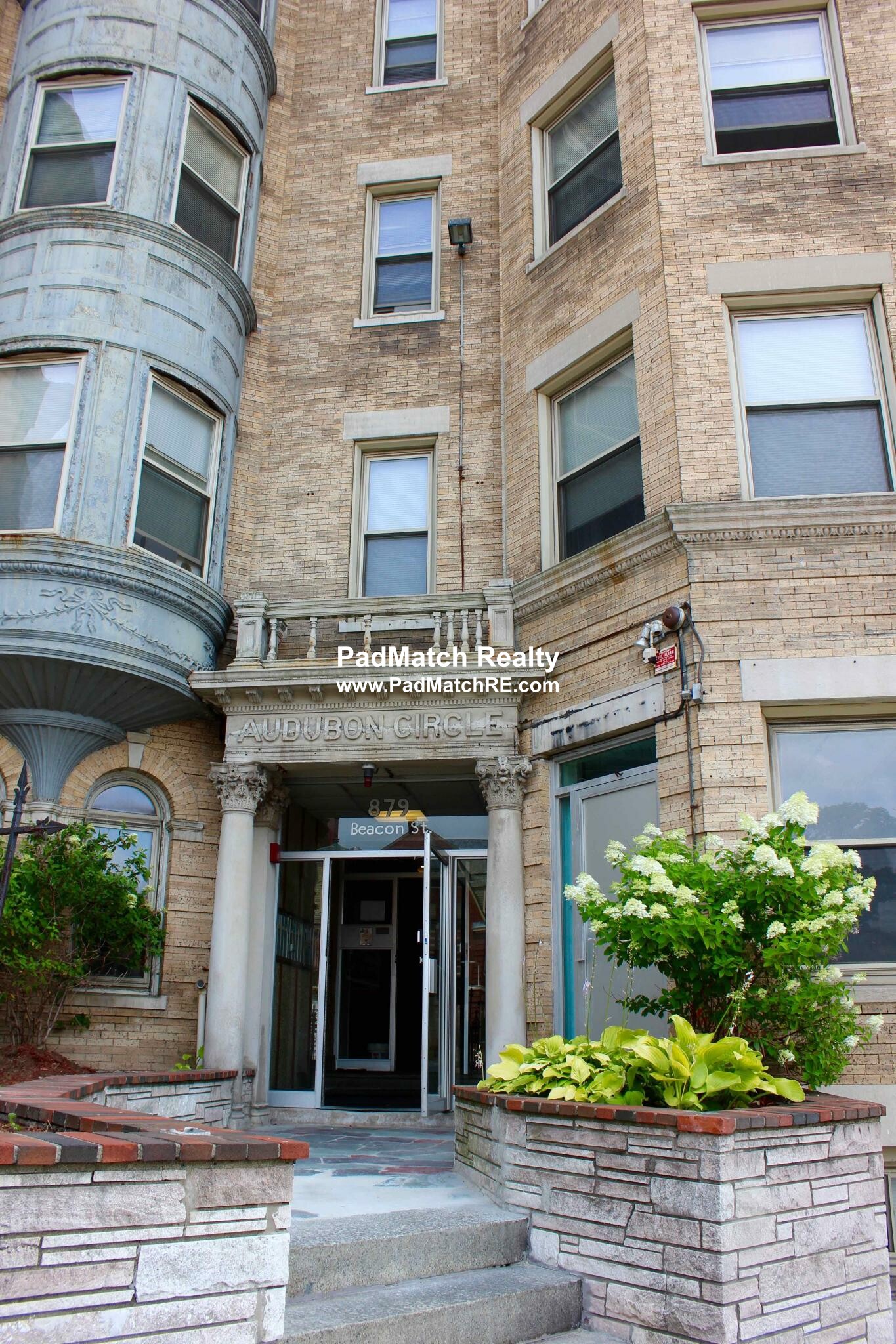 879 Beacon St, Fenway