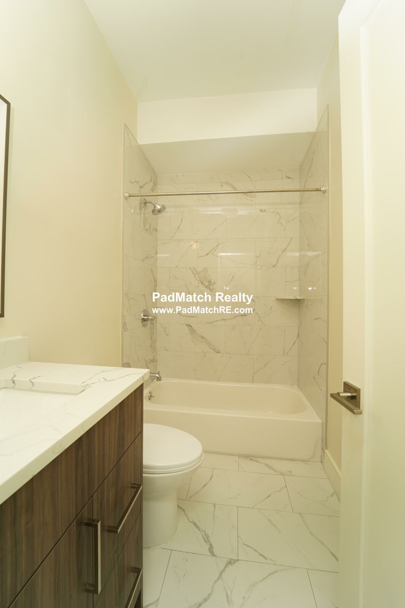 64 Chelsea St, East Boston