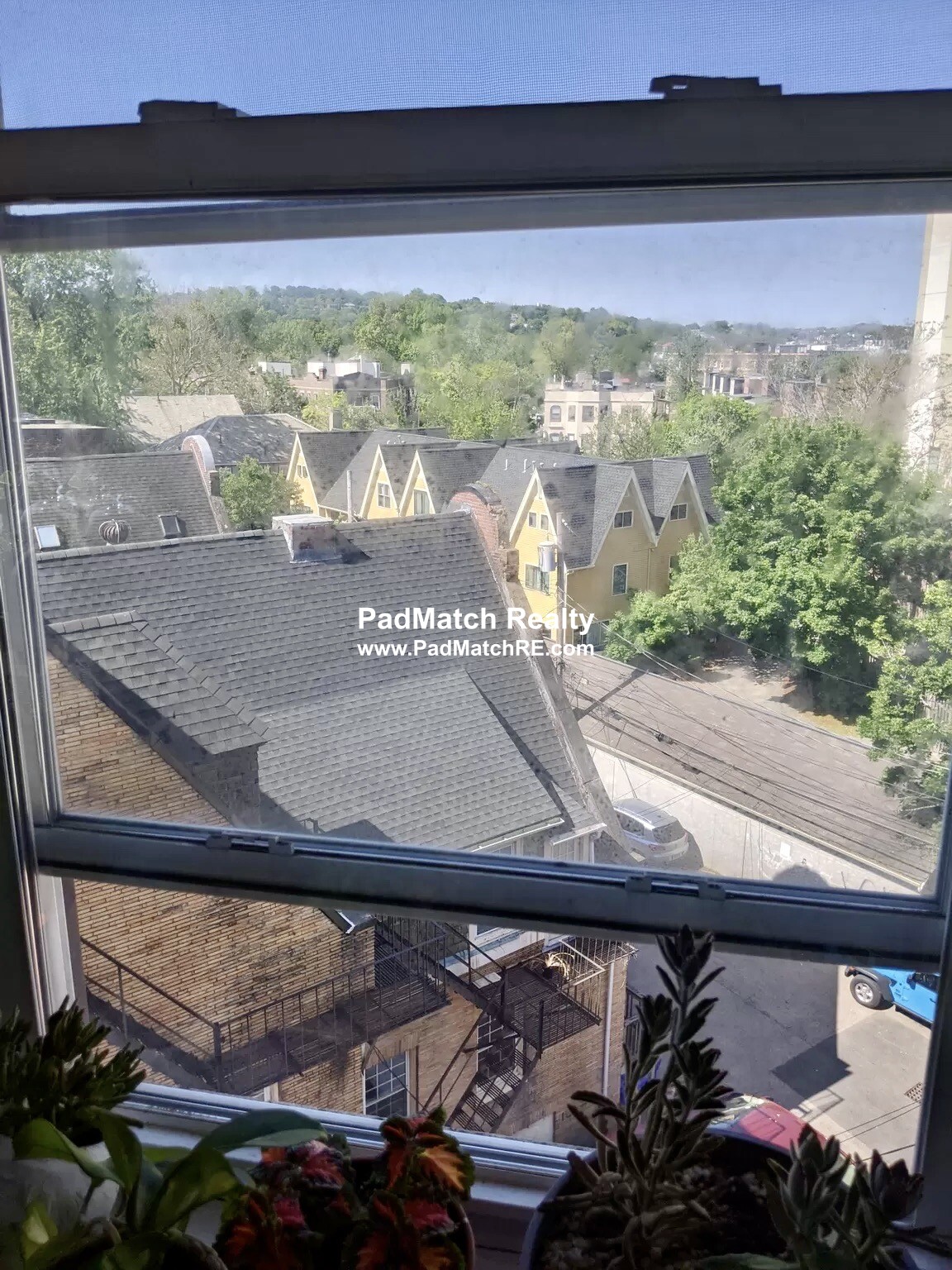 1082 Commonwealth Ave, Allston