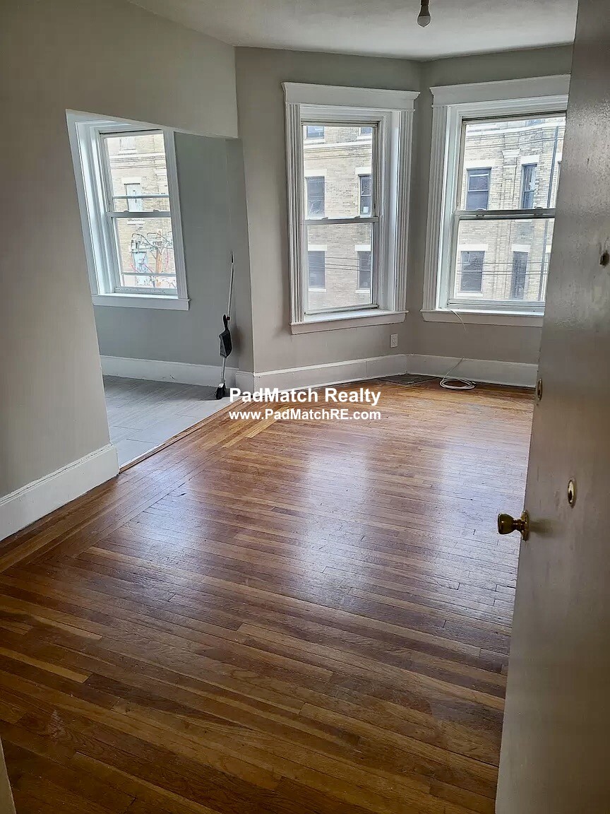 1082 Commonwealth Ave, Allston