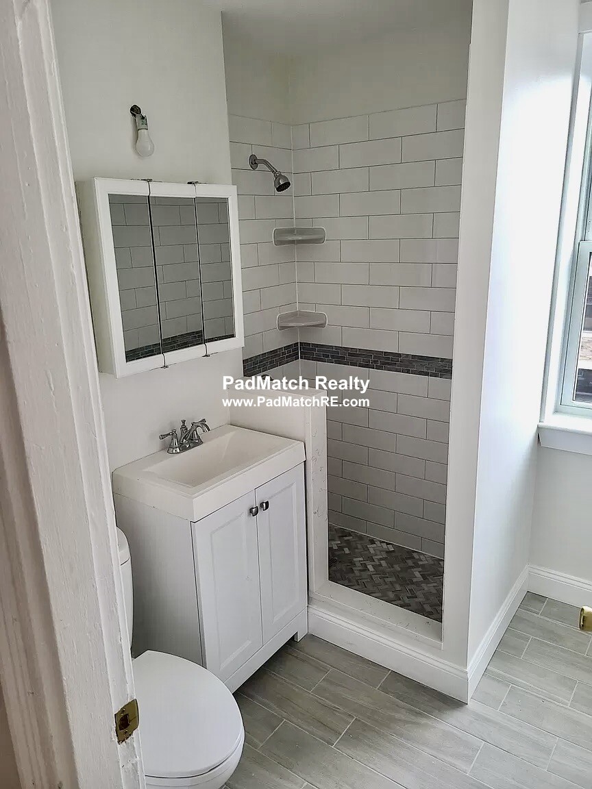 1082 Commonwealth Ave, Allston