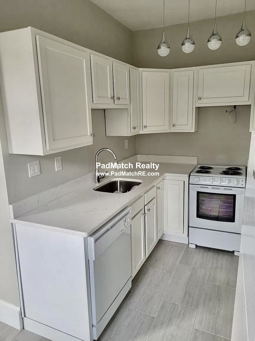 1082 Commonwealth Ave, Allston