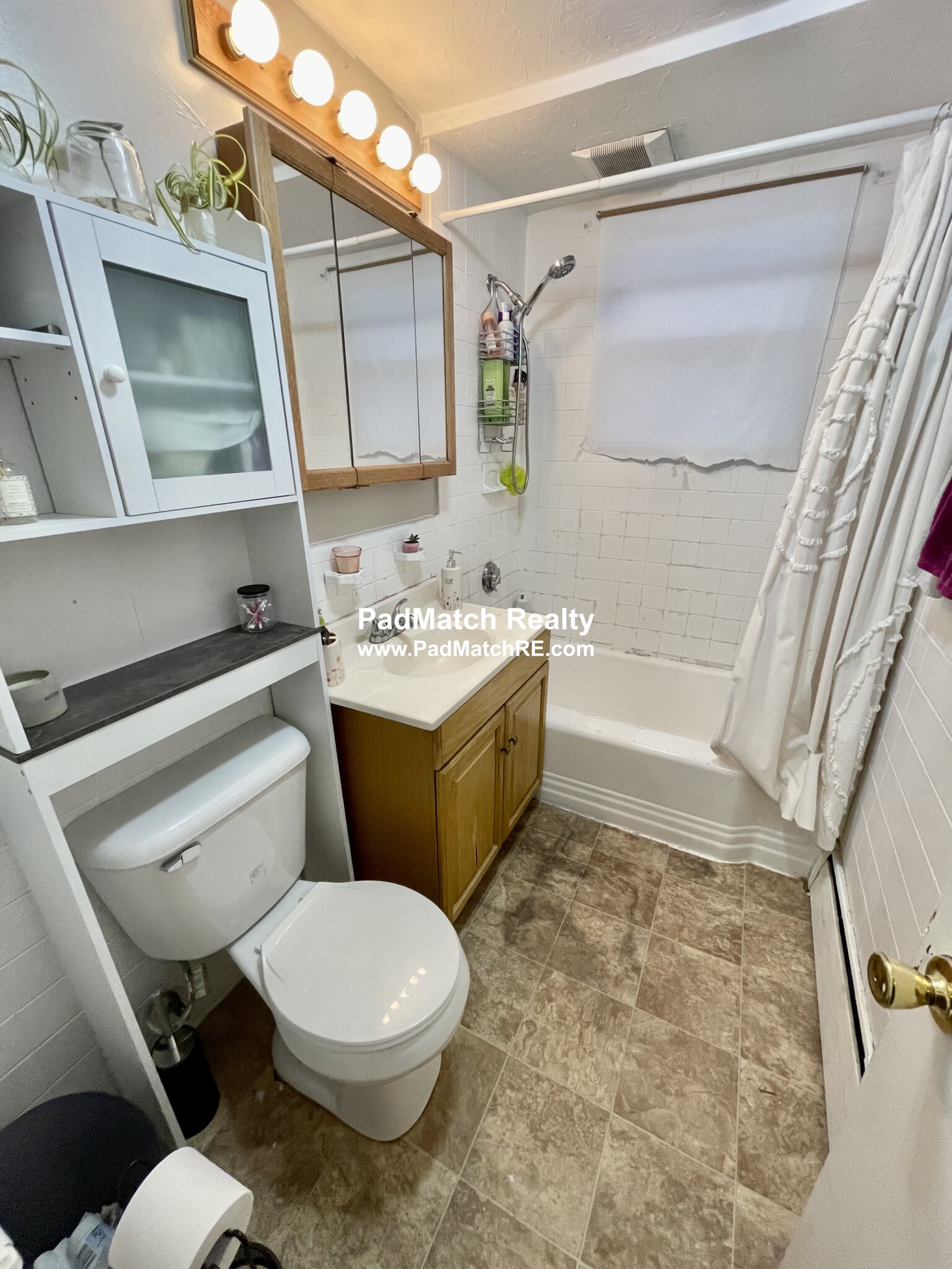 127 Lanark Rd, Brighton