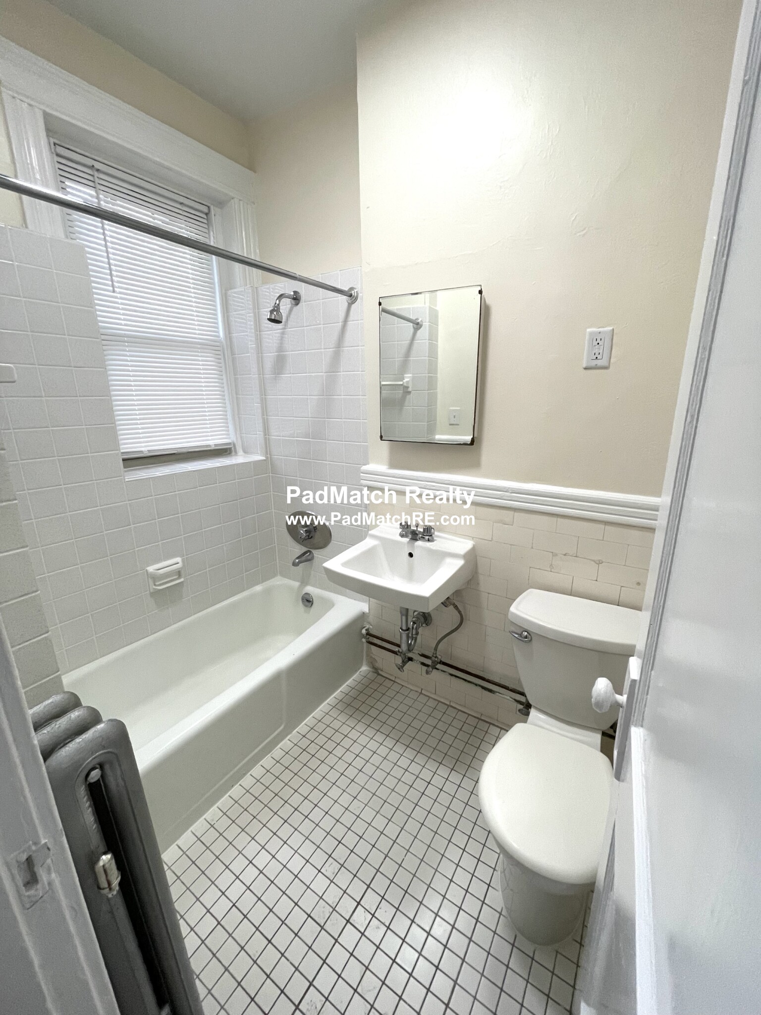 29 Park Dr, Back Bay