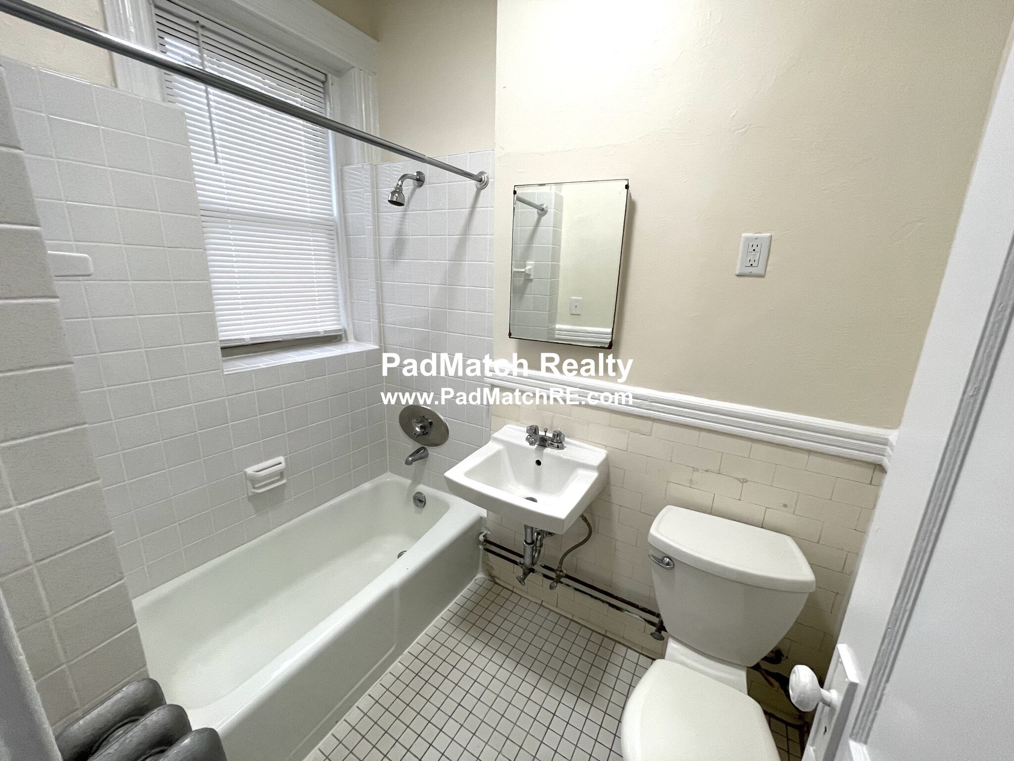 29 Park Dr, Back Bay