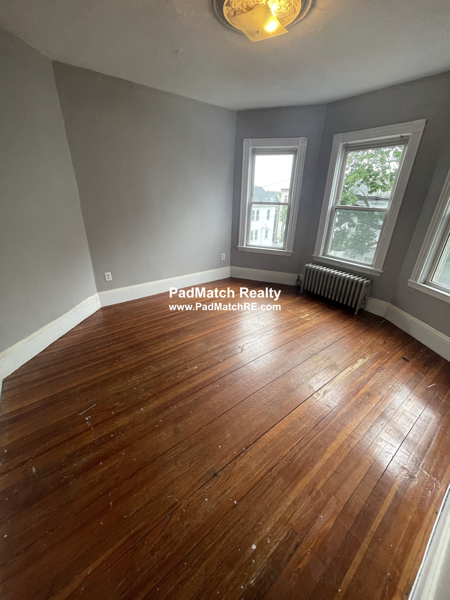 11 Sunset St, Mission Hill