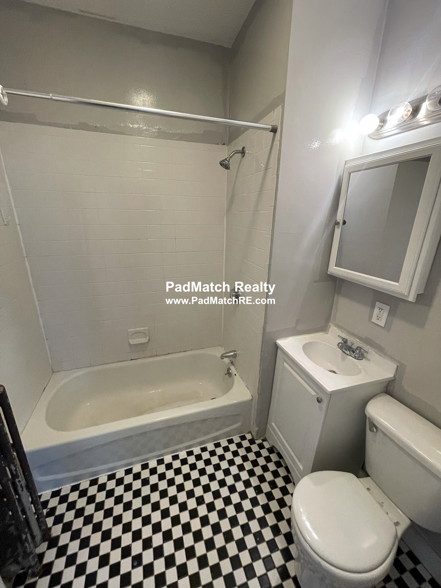 11 Sunset St, Mission Hill