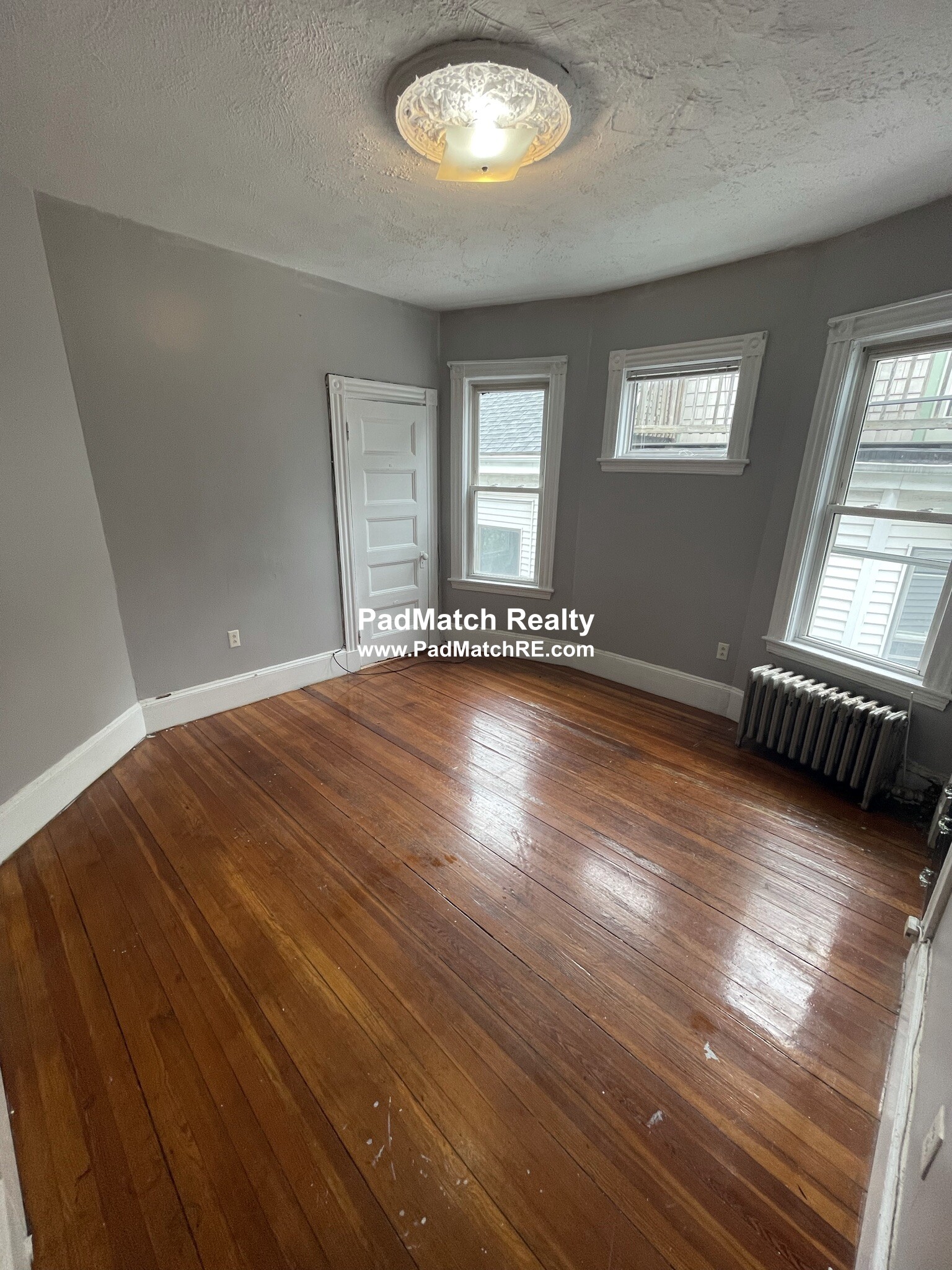 11 Sunset St, Mission Hill